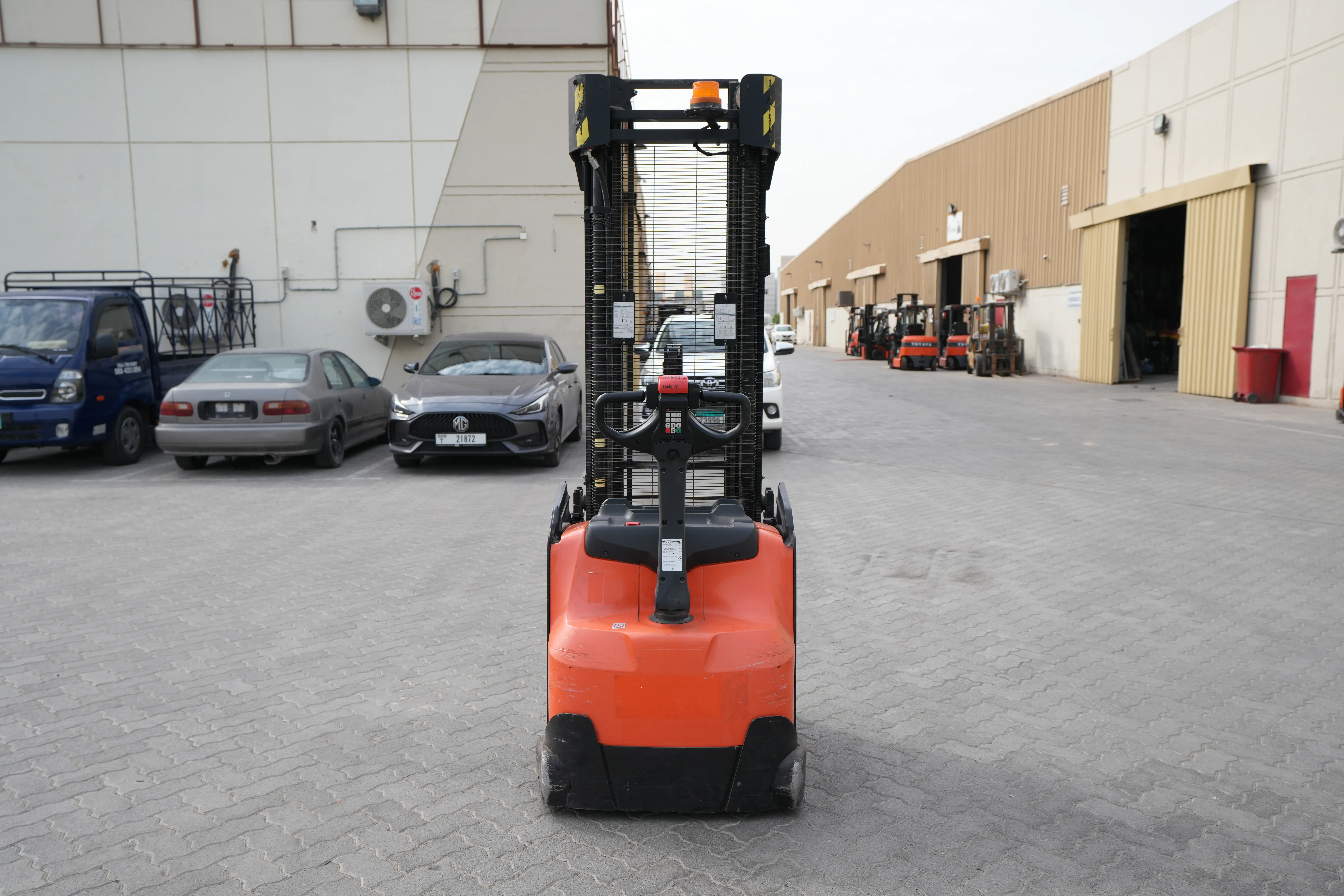 Product-2017 Toyota Staxio SWE160L pallet stacker-exterior