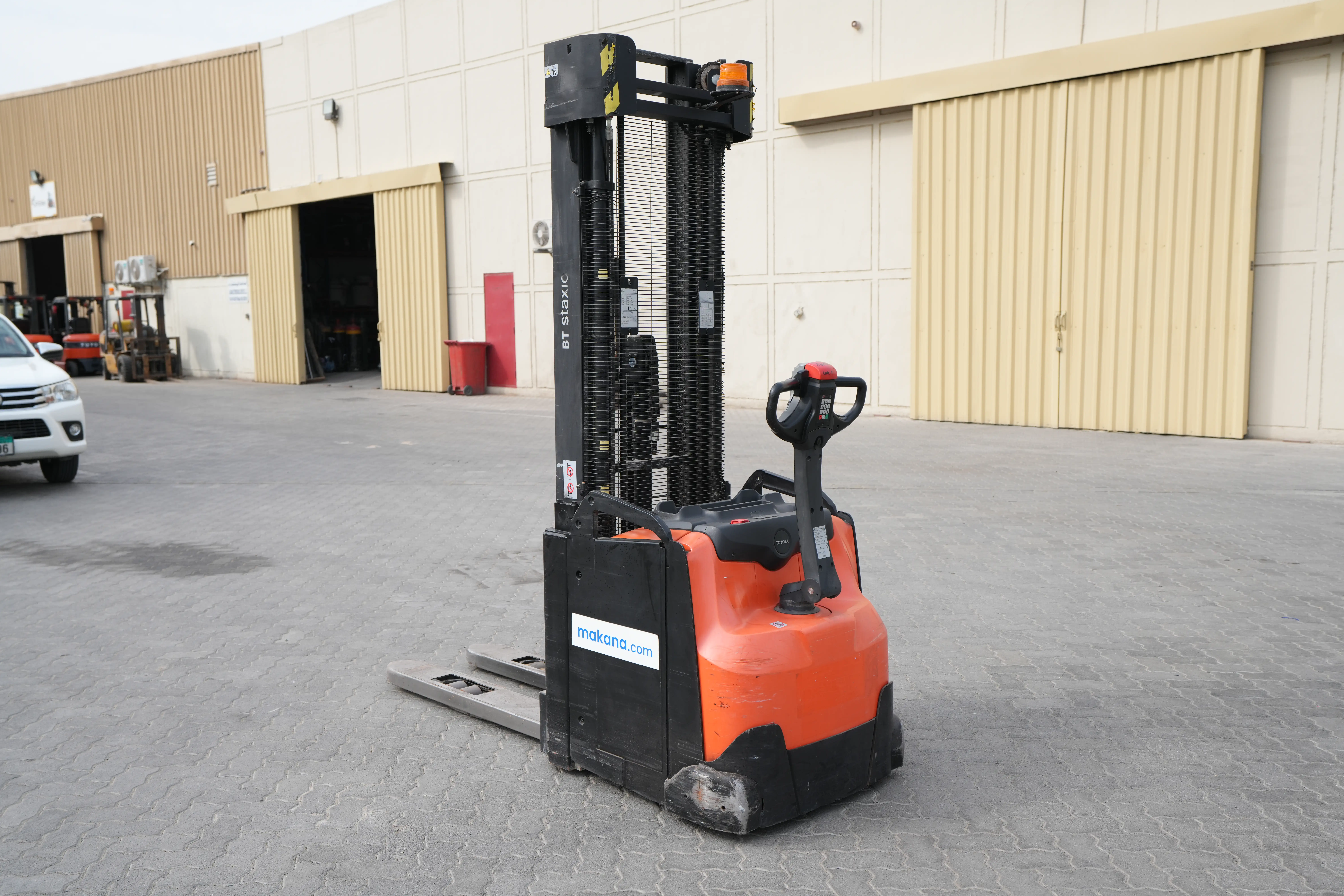Product-2017 Toyota Staxio SWE160L pallet stacker-exterior
