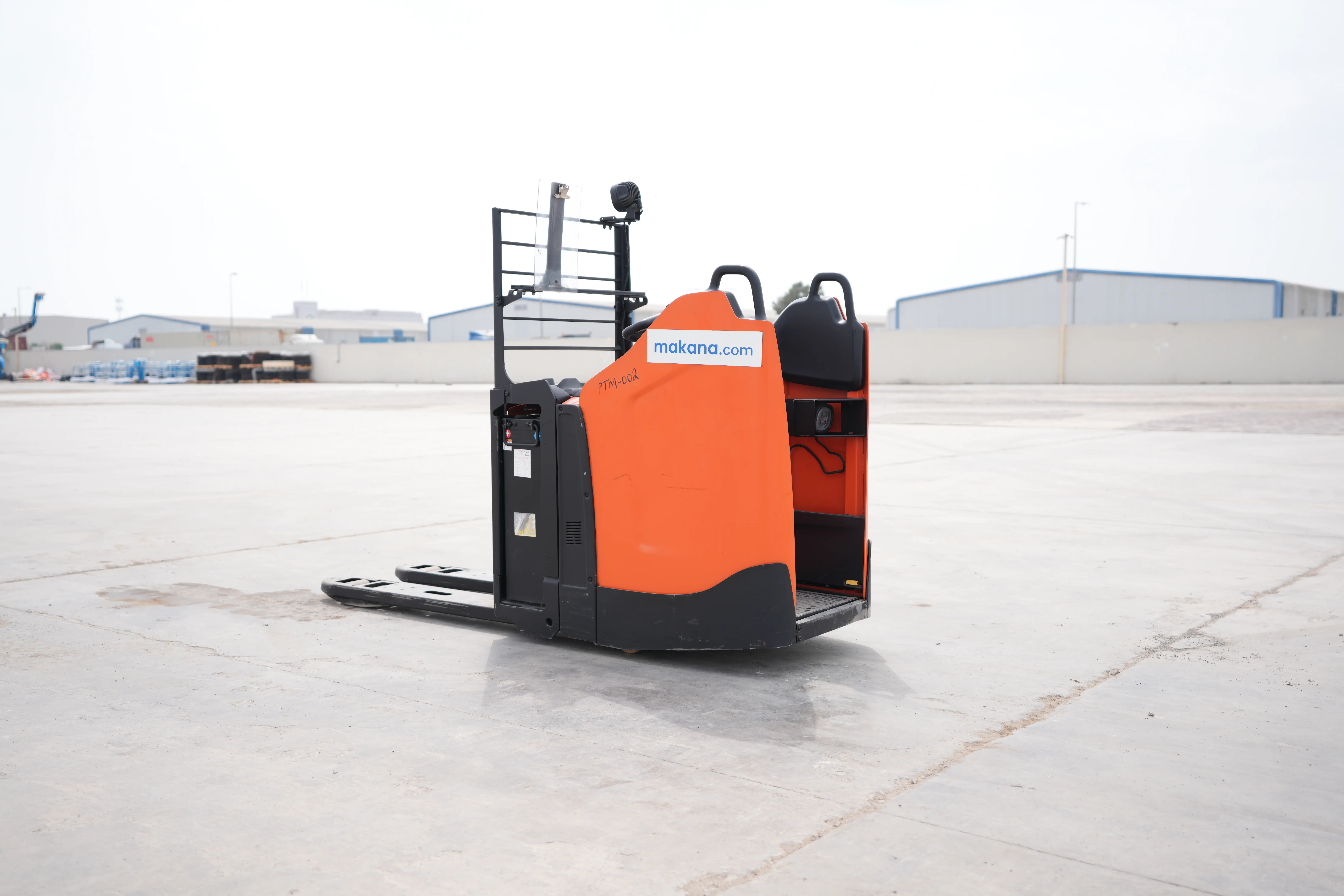 Product-Toyota Levio LPE200 pallet truck-exterior