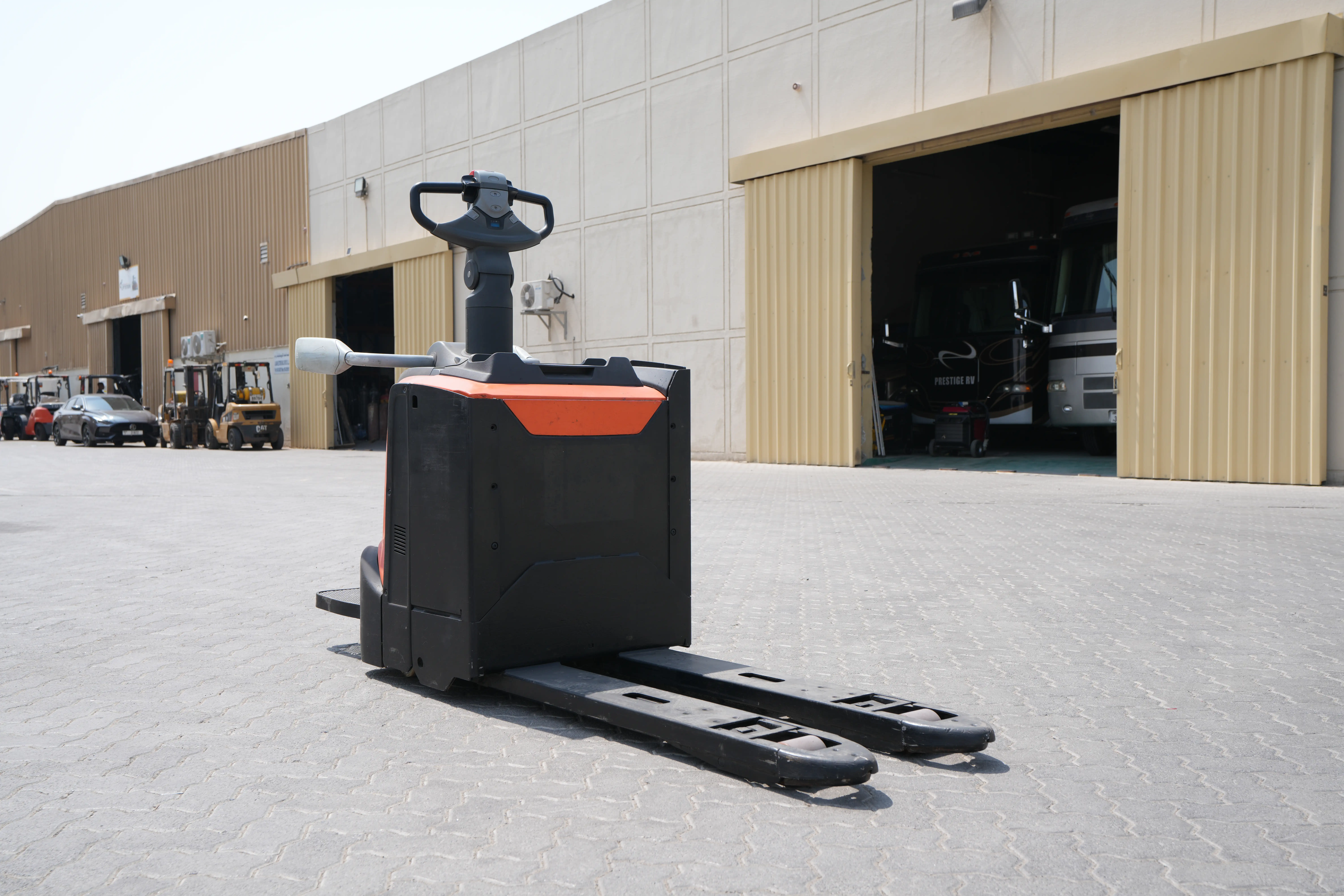 Product-2017 Toyota Levio LPE200 pallet truck-exterior