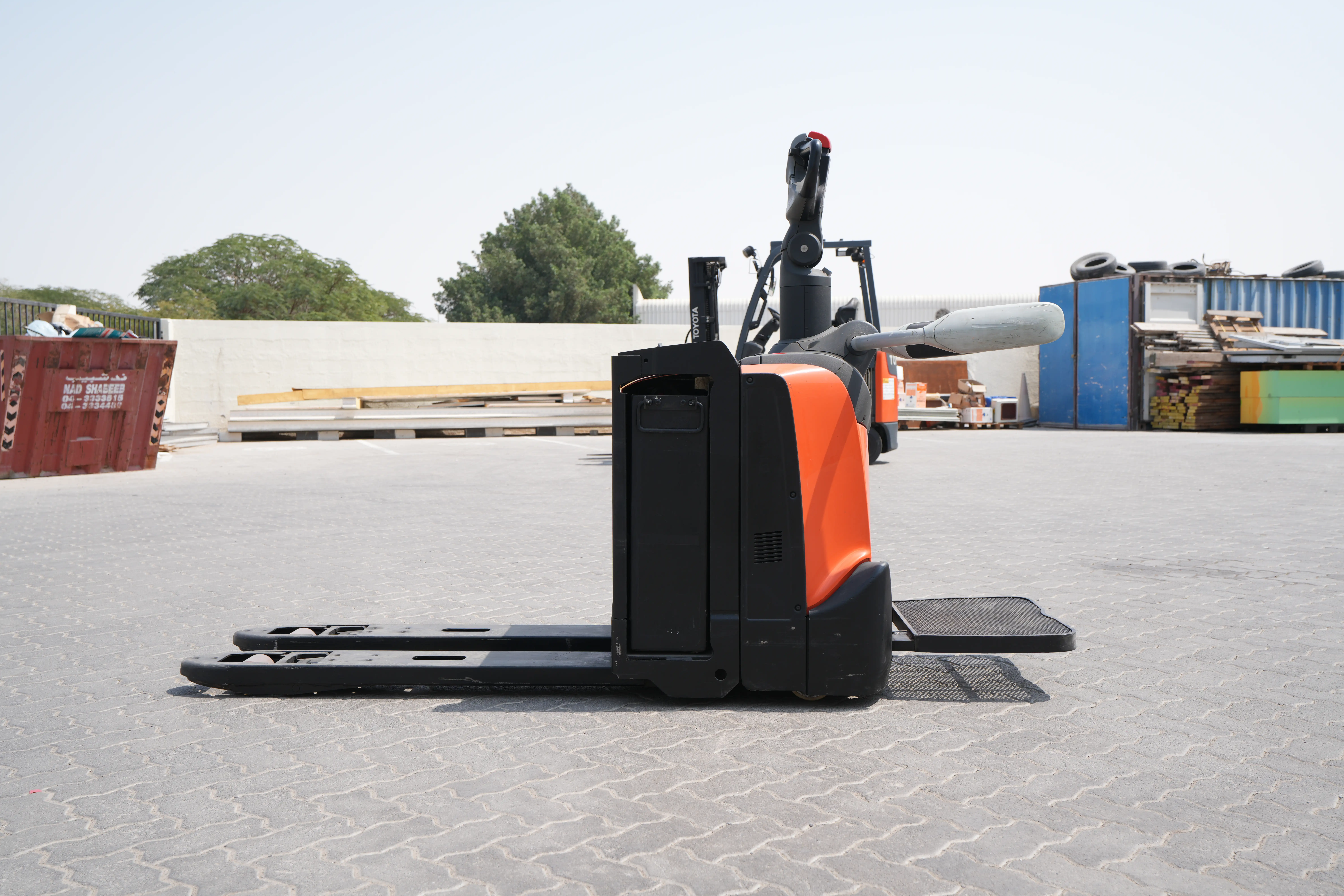Product-2017 Toyota Levio LPE200 pallet truck-exterior