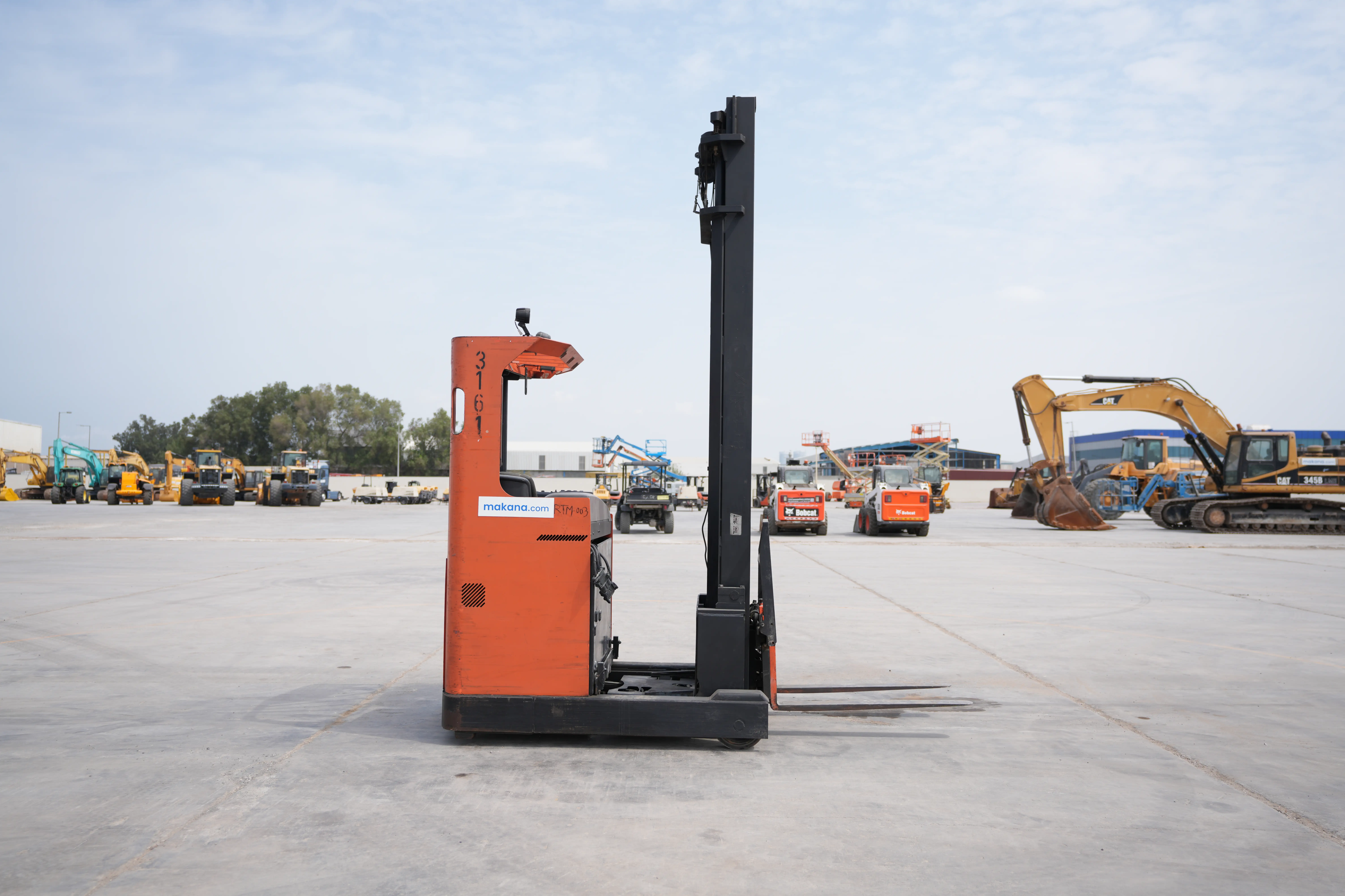 Product-Toyota Reflex RRE160M reach truck-exterior