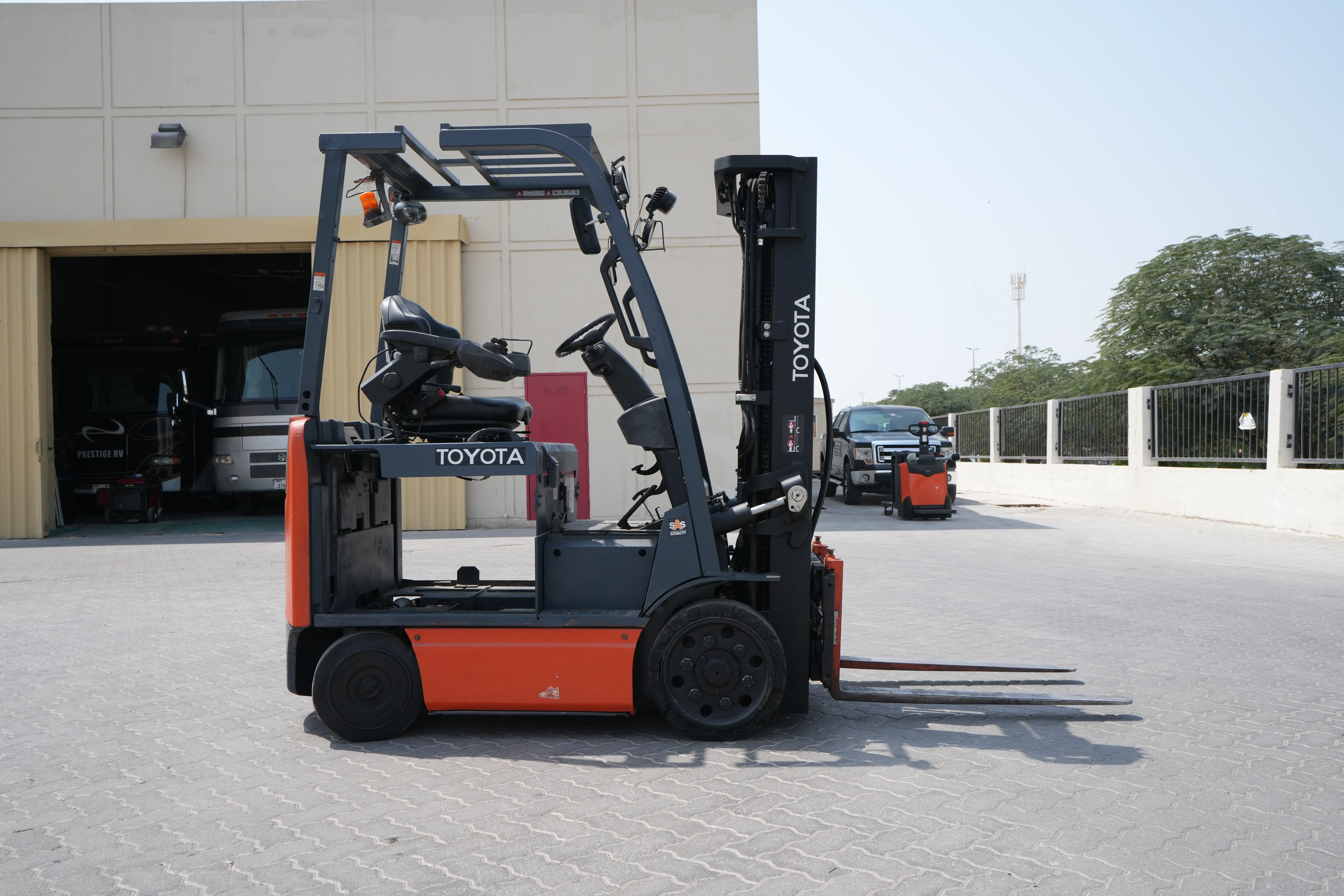 Product-2019 Toyota 8FBCU25 electric forklift-exterior