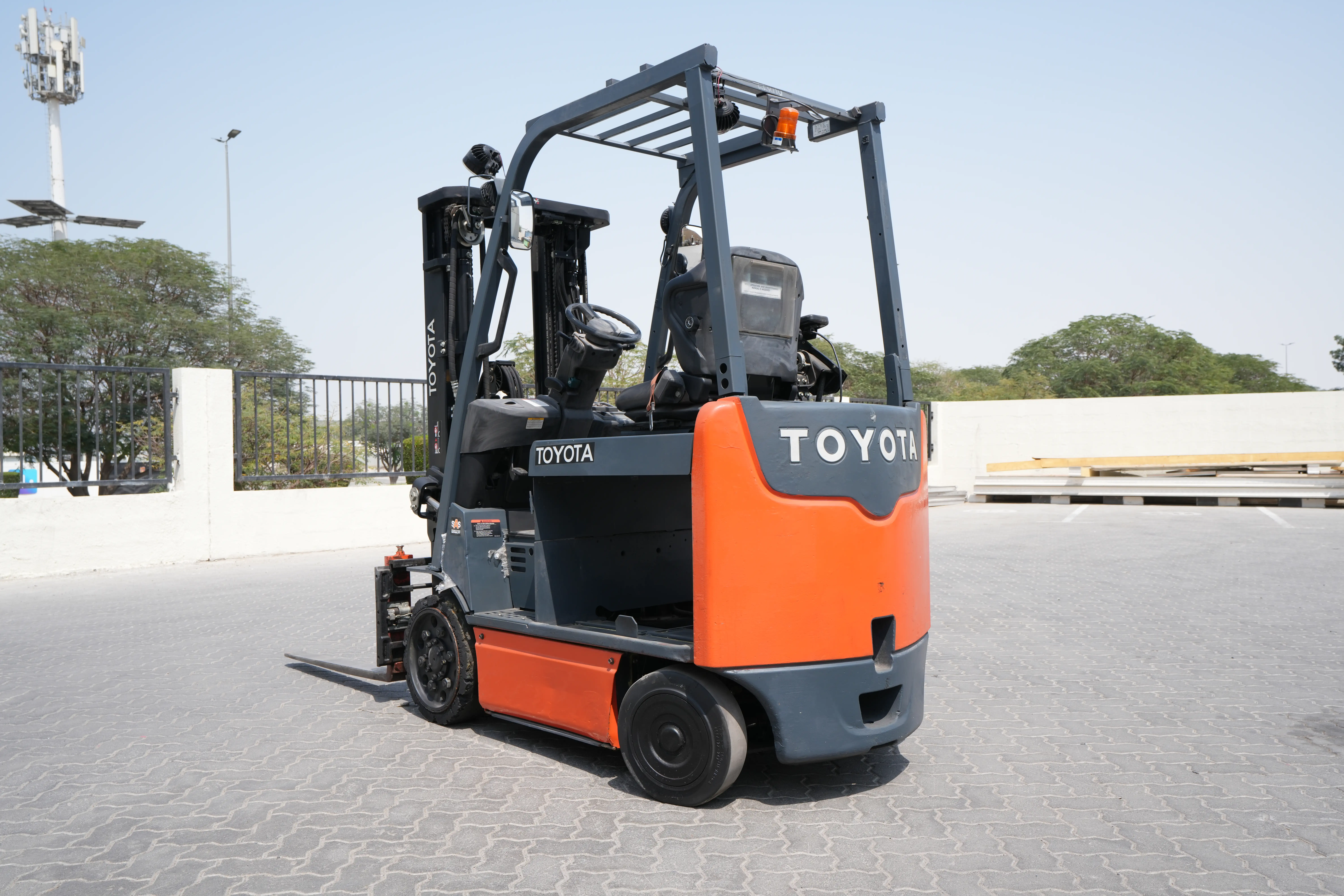 Product-2019 Toyota 8FBCU25 electric forklift-exterior