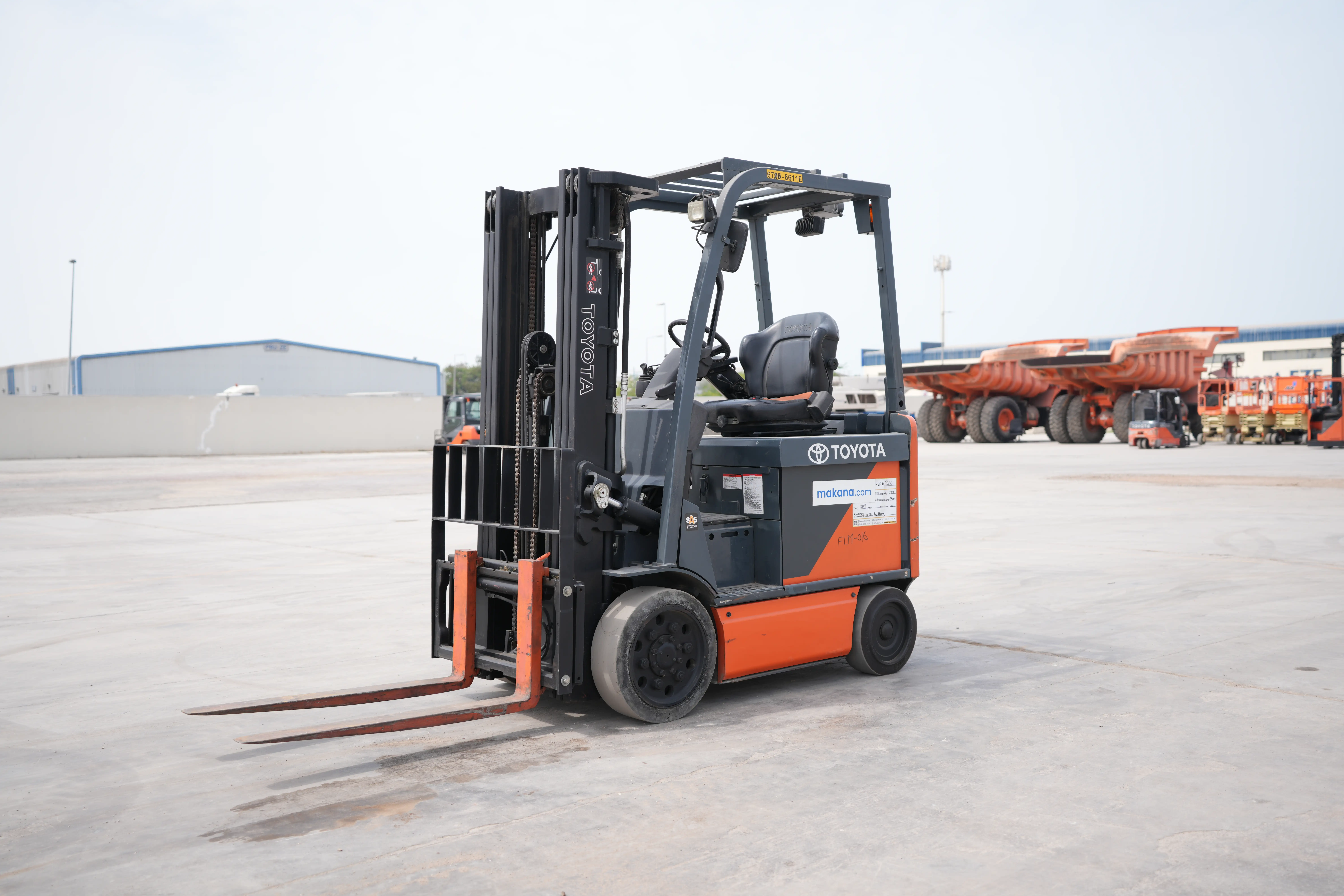 Product-Toyota 8FBCU25 electric forklift-exterior