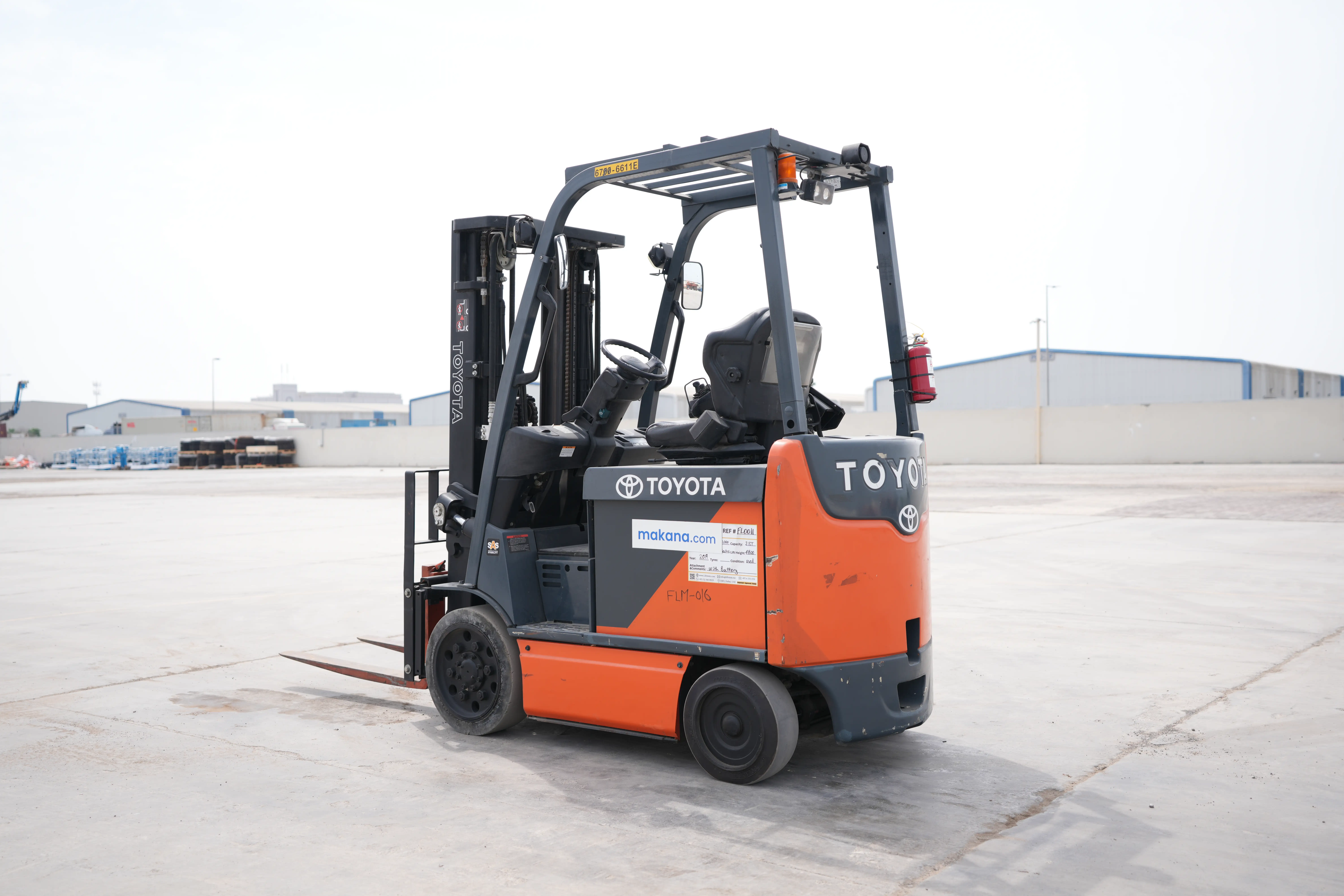 Product-Toyota 8FBCU25 electric forklift-exterior