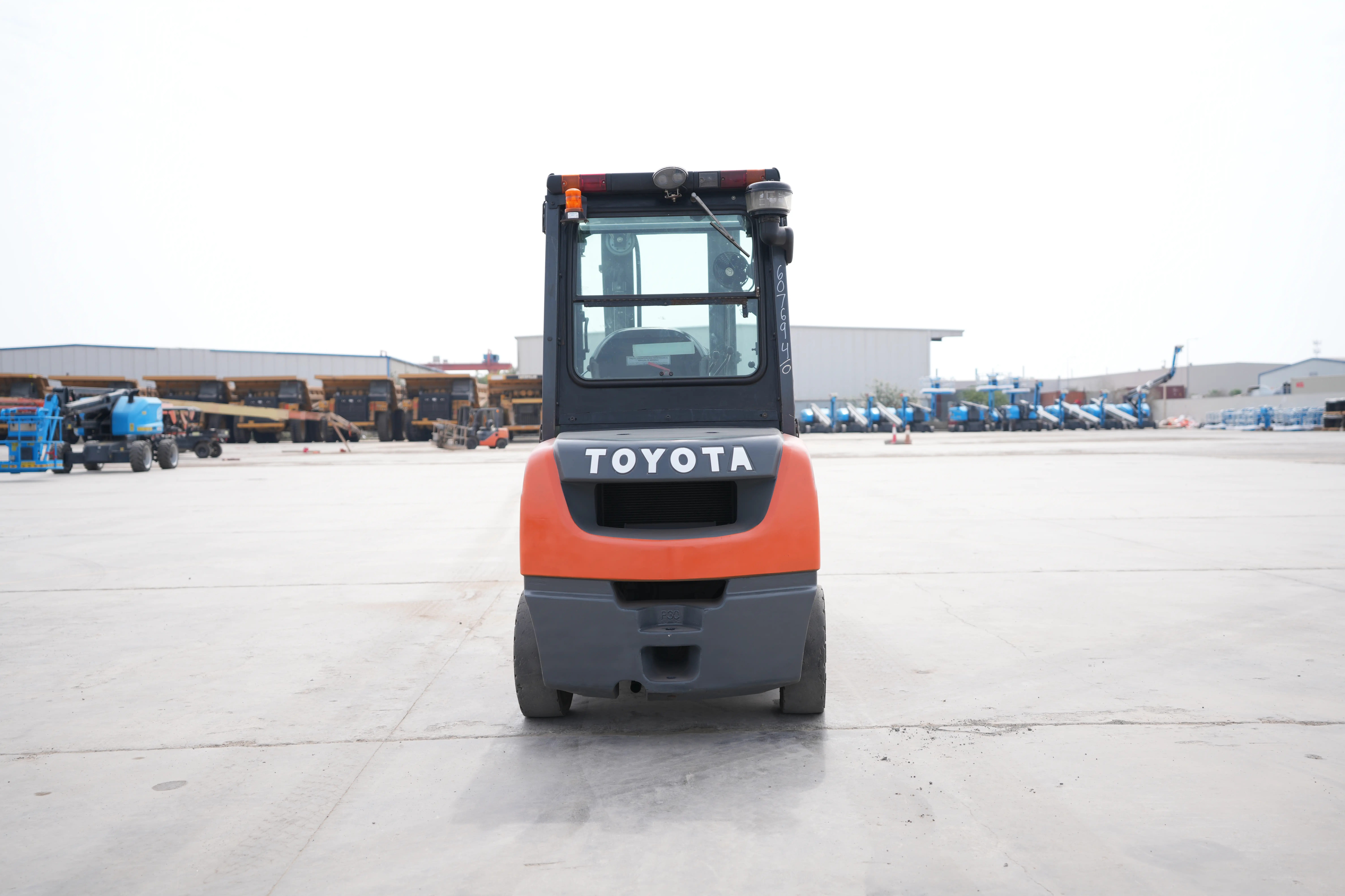 Product-Toyota 8FDU30 diesel forklift-exterior