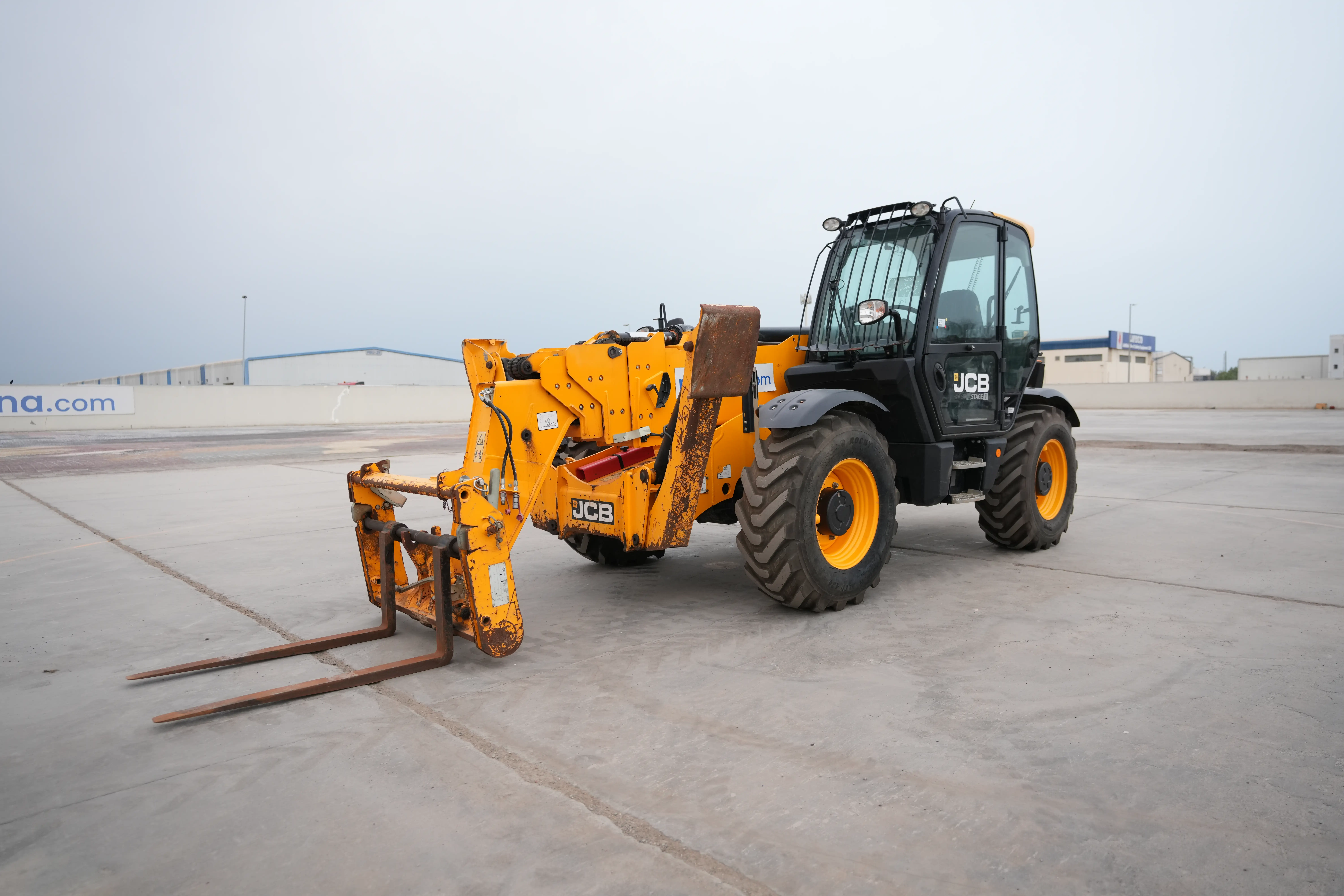 Product-JCB 540-180 telehandler-exterior