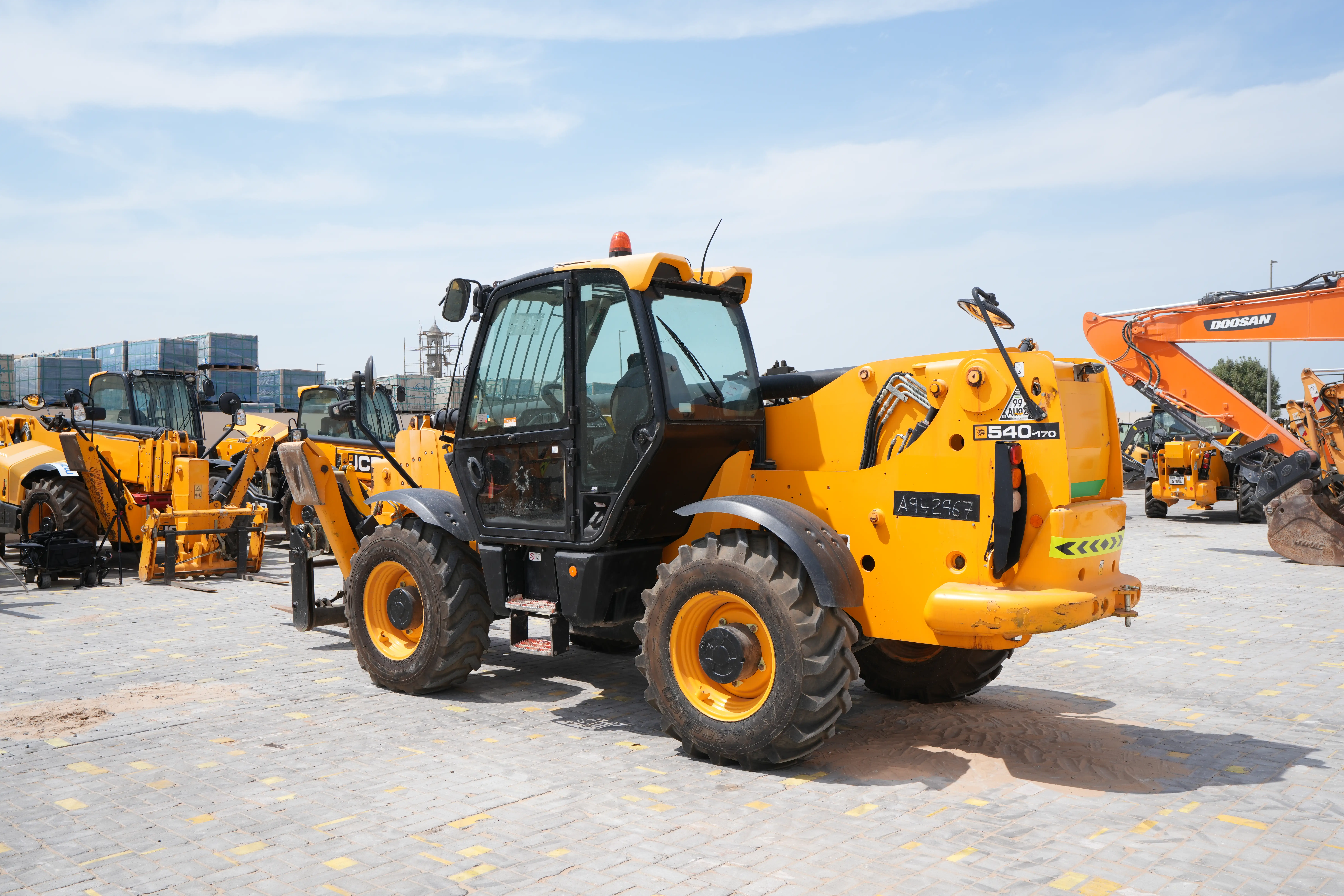 Product-JCB 540-170 telehandler-exterior