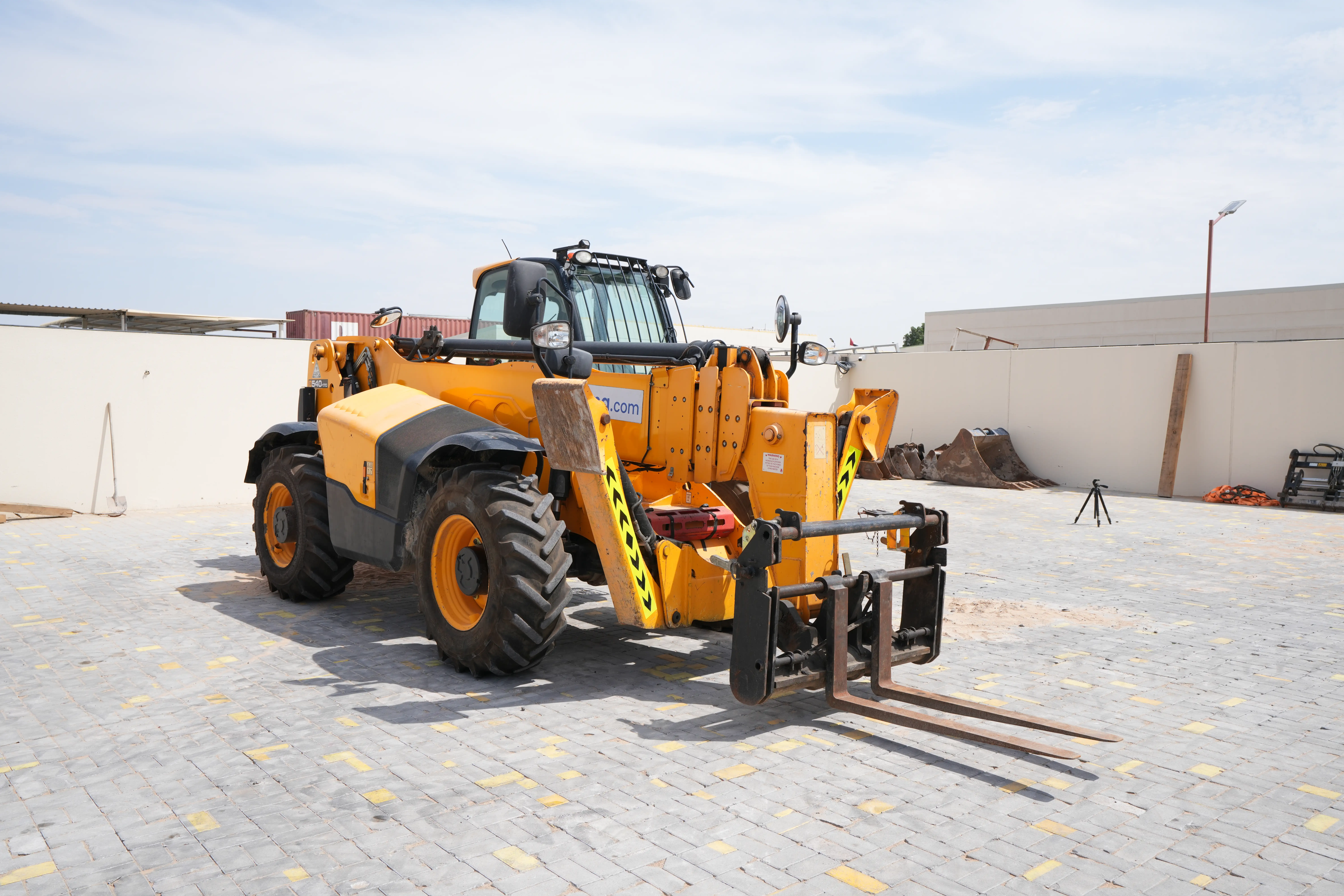 Product-JCB 540-170 telehandler-exterior