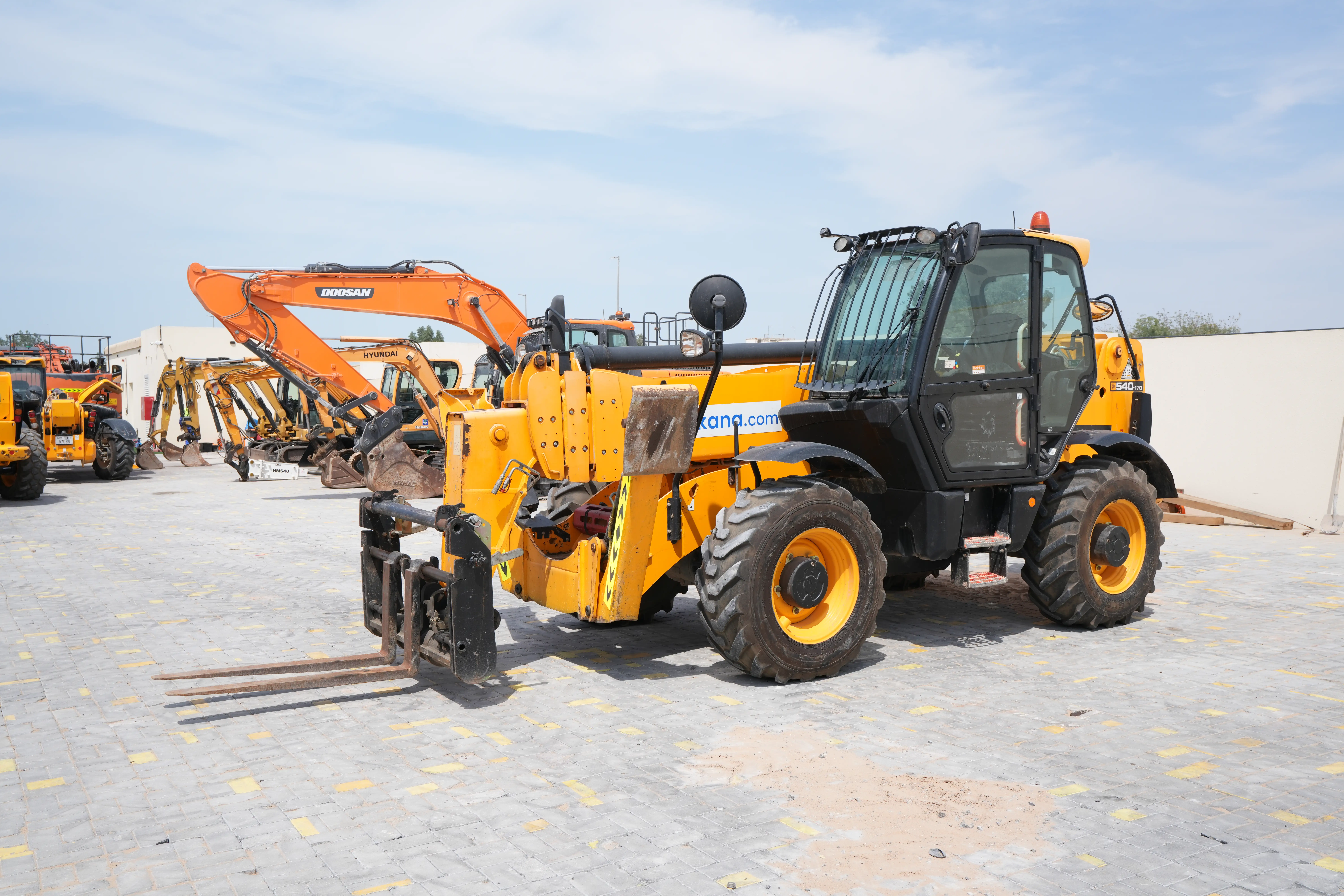 Product-JCB 540-170 telehandler-exterior