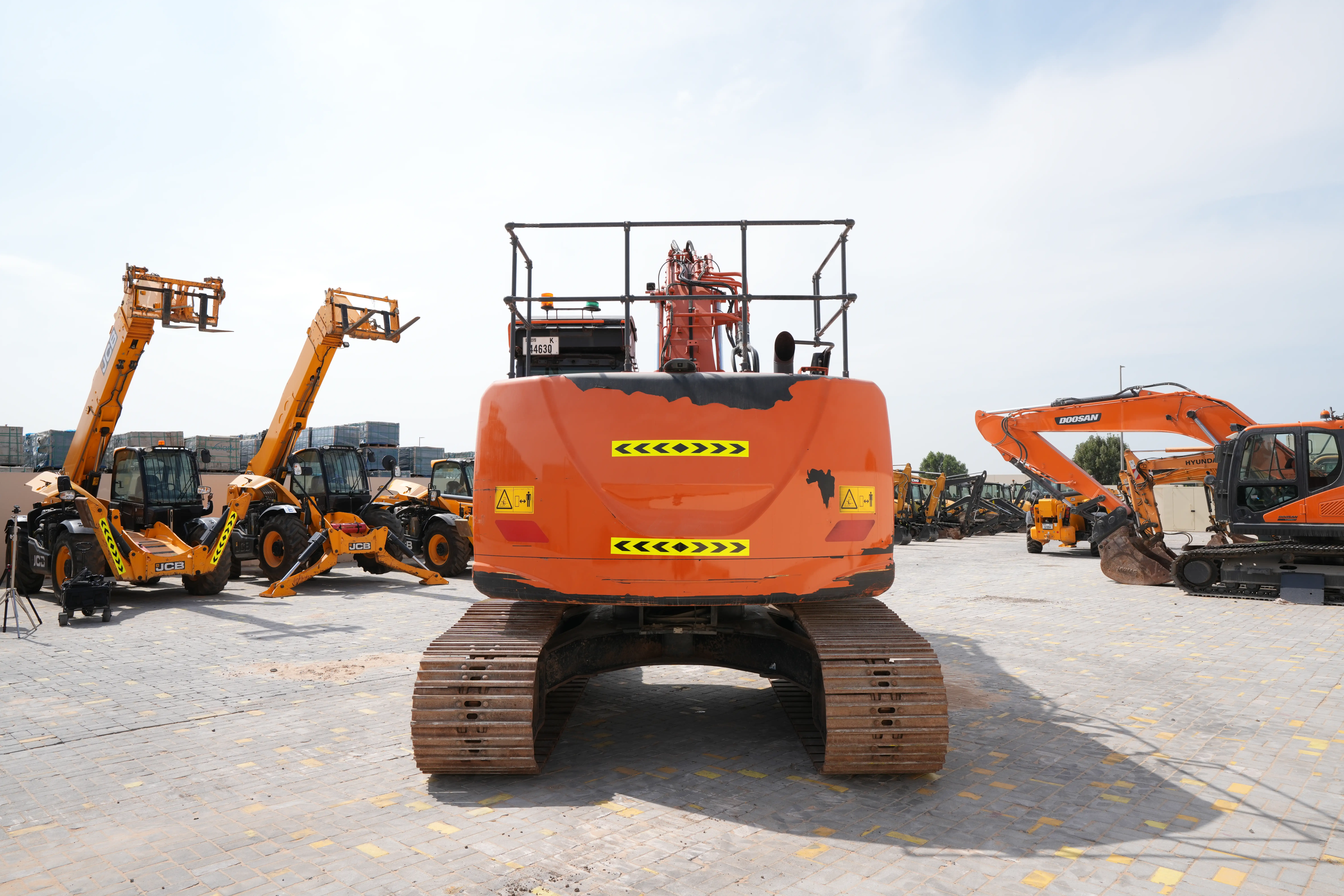 Product-2021 Hitachi ZX225USRLC-6 medium excavator-exterior