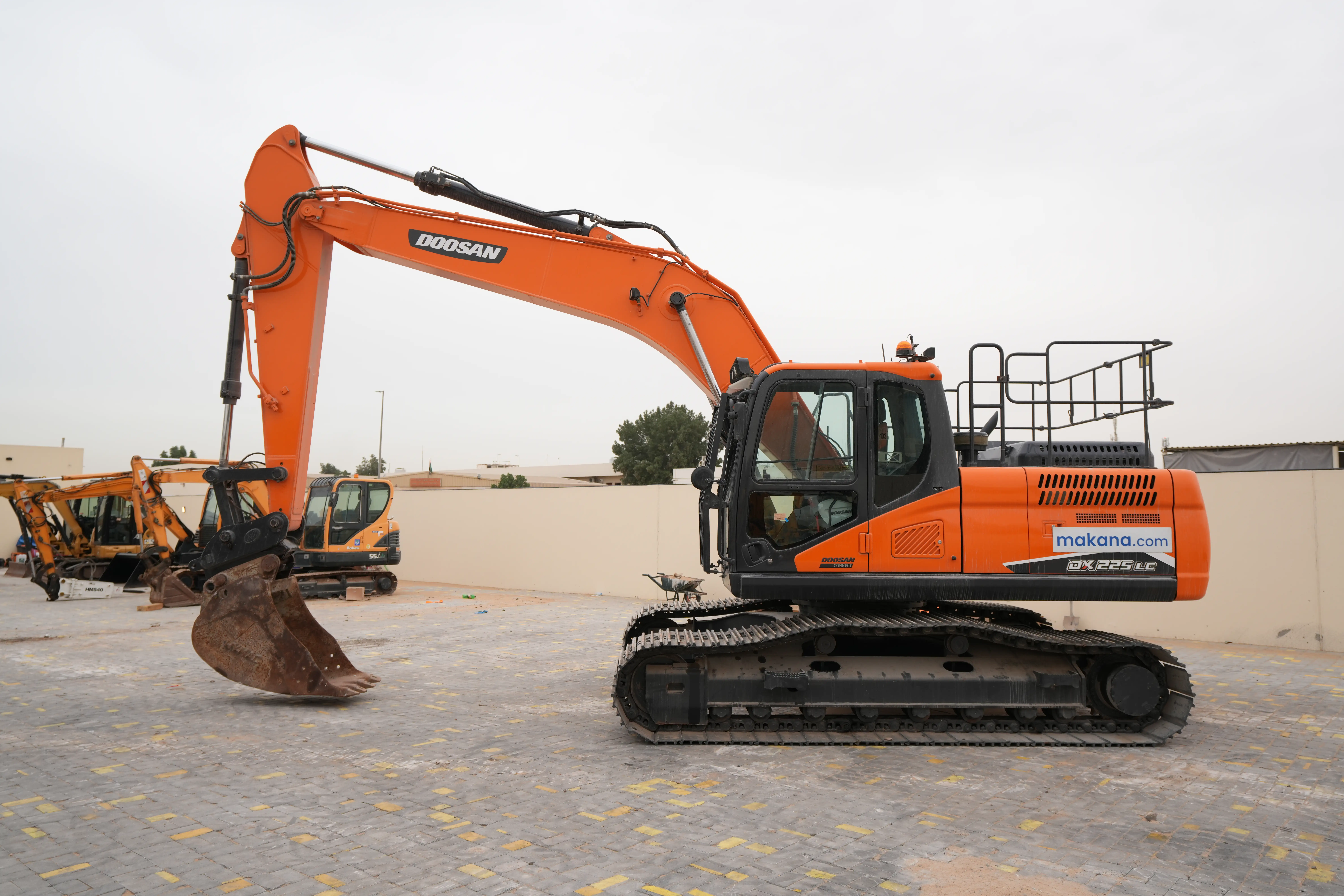 Product-2021 Doosan DX225LC-5 medium excavator-exterior