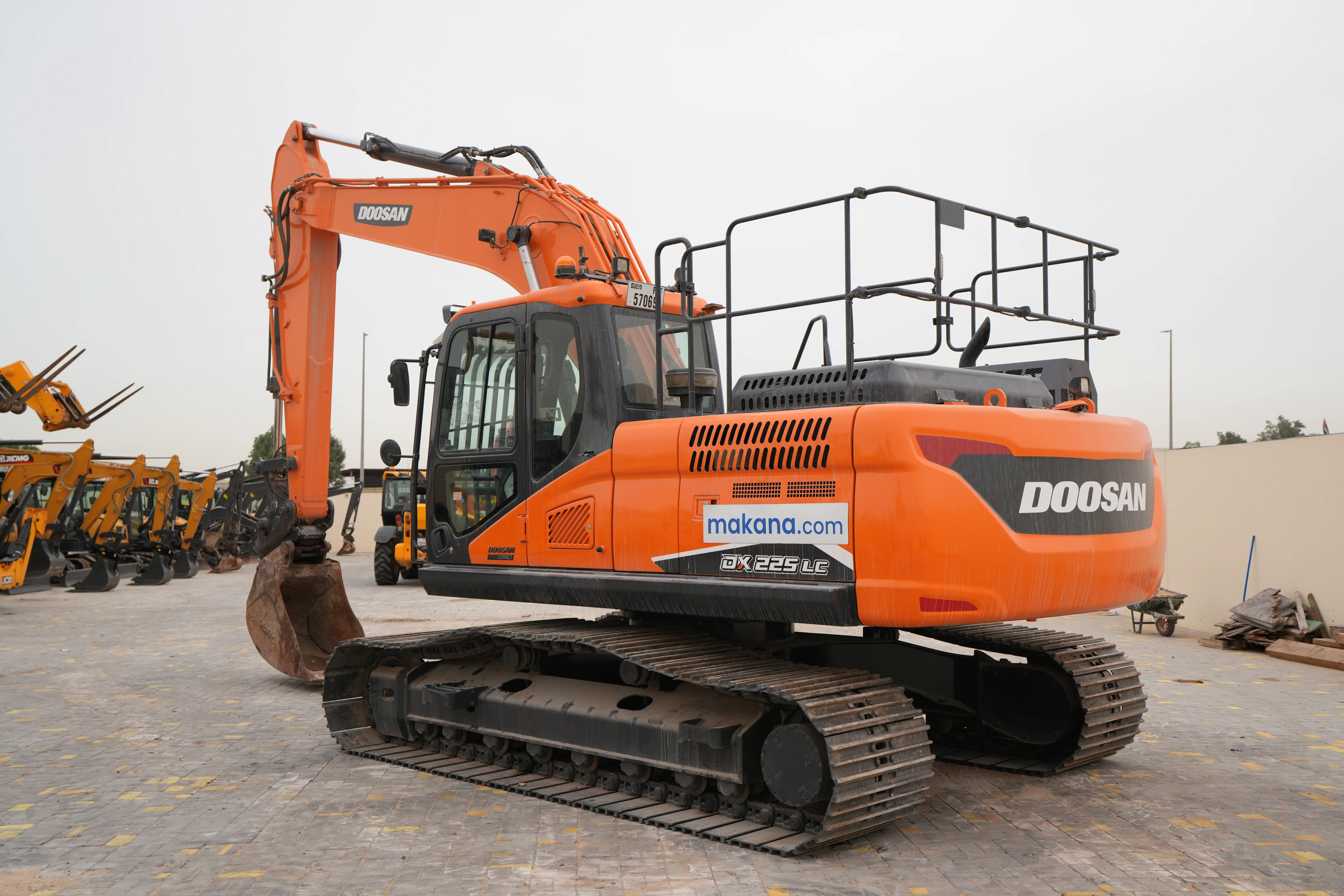 Product-2021 Doosan DX225LC-5 medium excavator-exterior