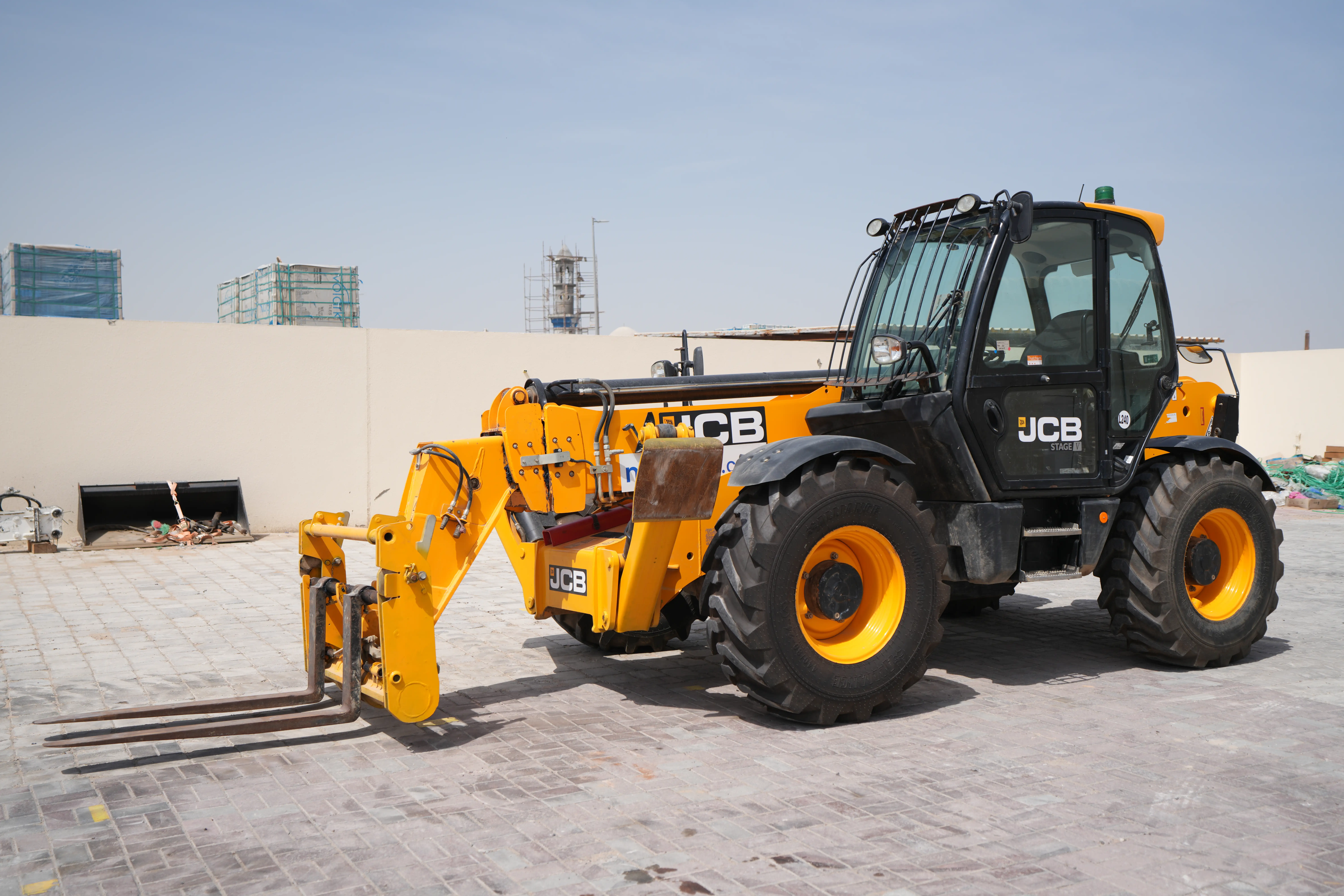 Product-JCB 540V140 telehandler-exterior