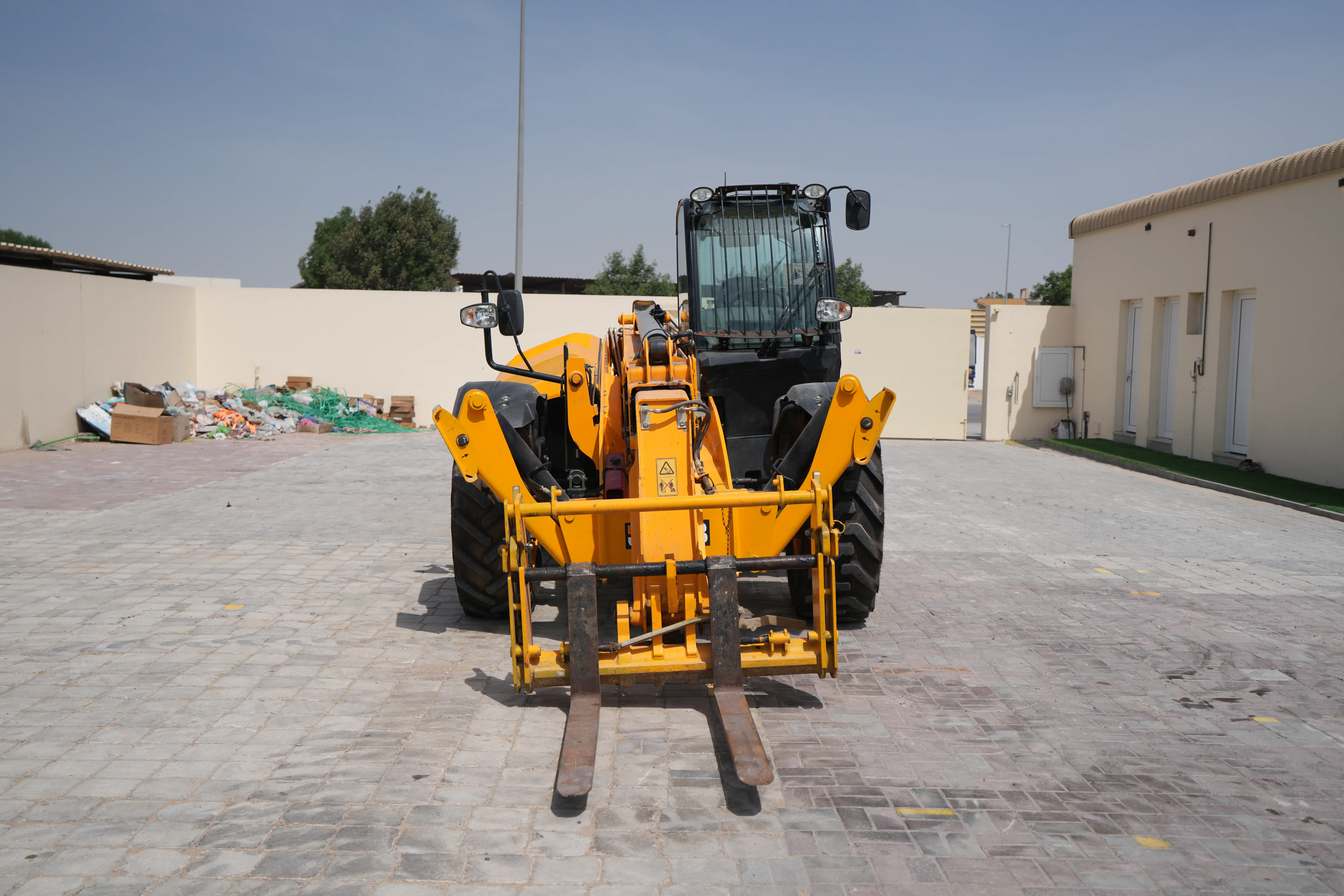 Product-JCB 540V140 telehandler-exterior