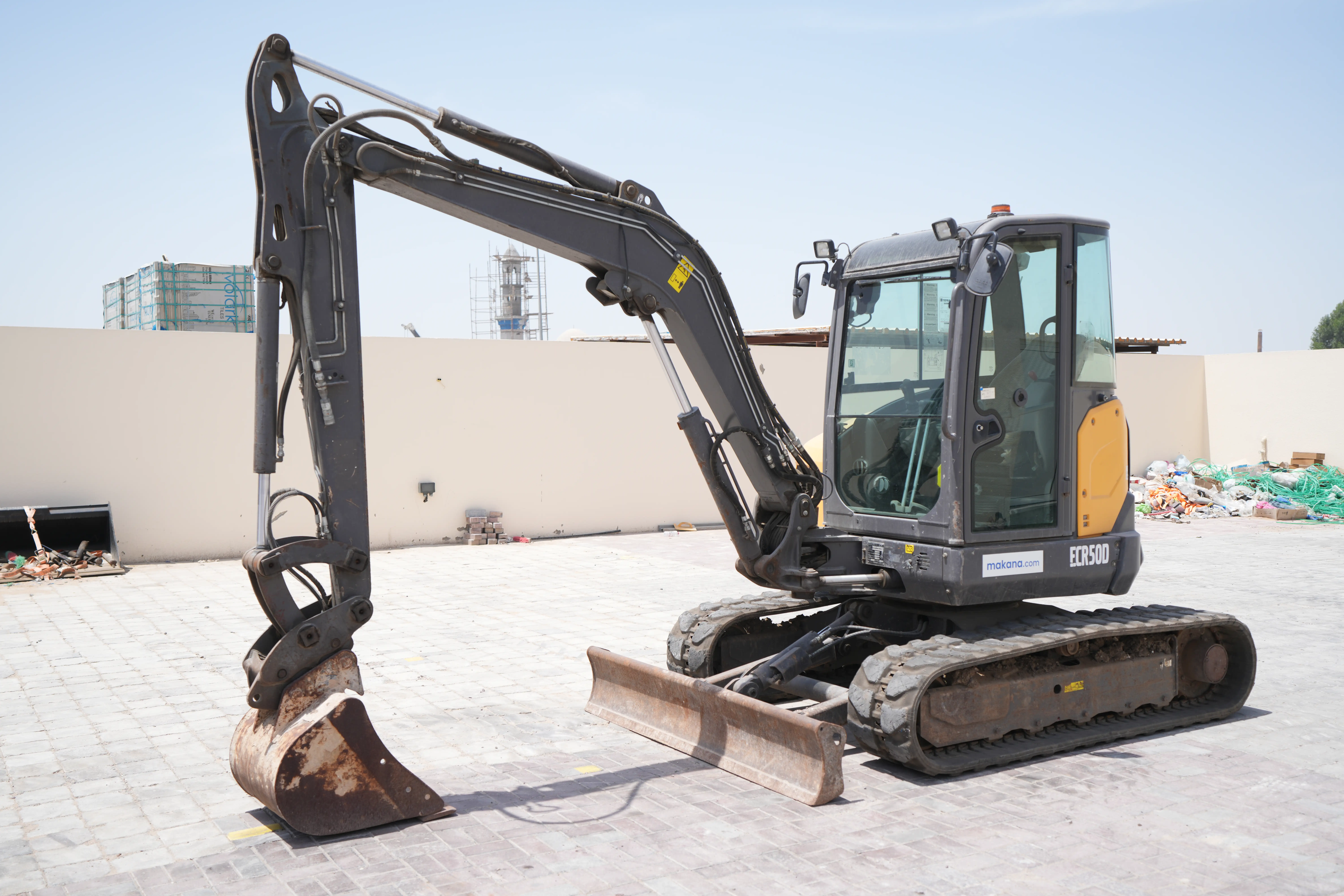 Product-Volvo ECR50D mini excavator-exterior