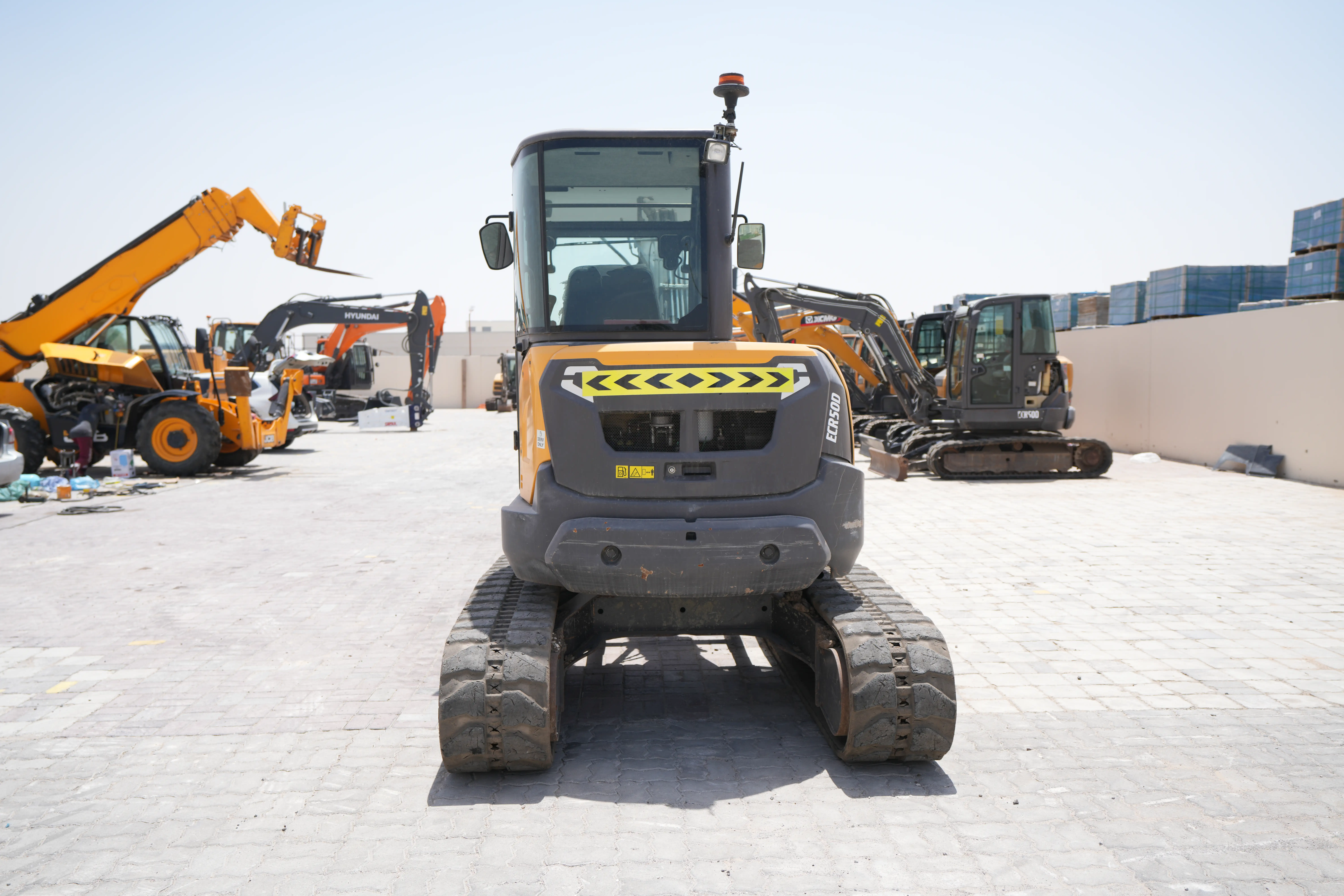 Product-Volvo ECR50D mini excavator-exterior