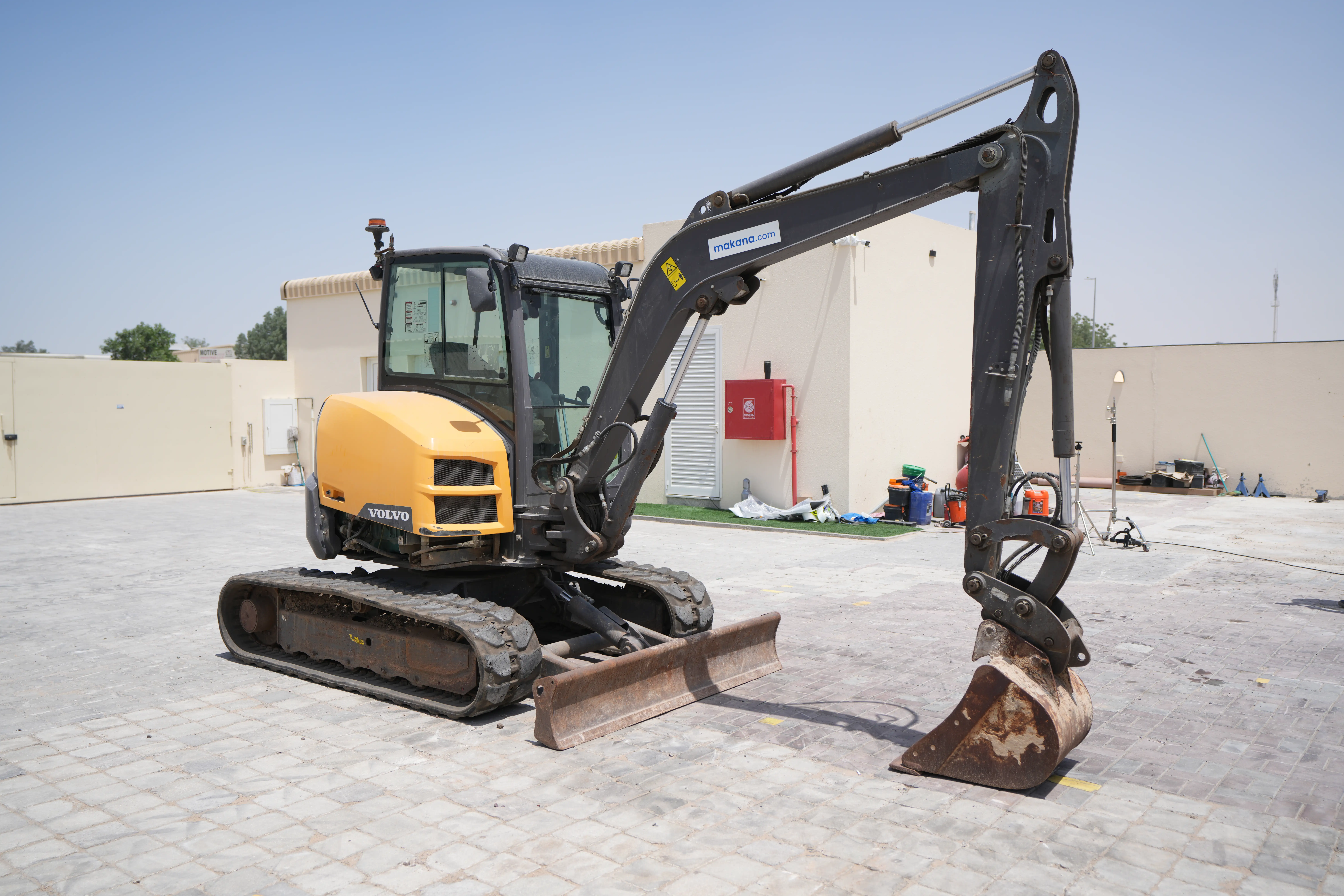 Product-Volvo ECR50D mini excavator-exterior