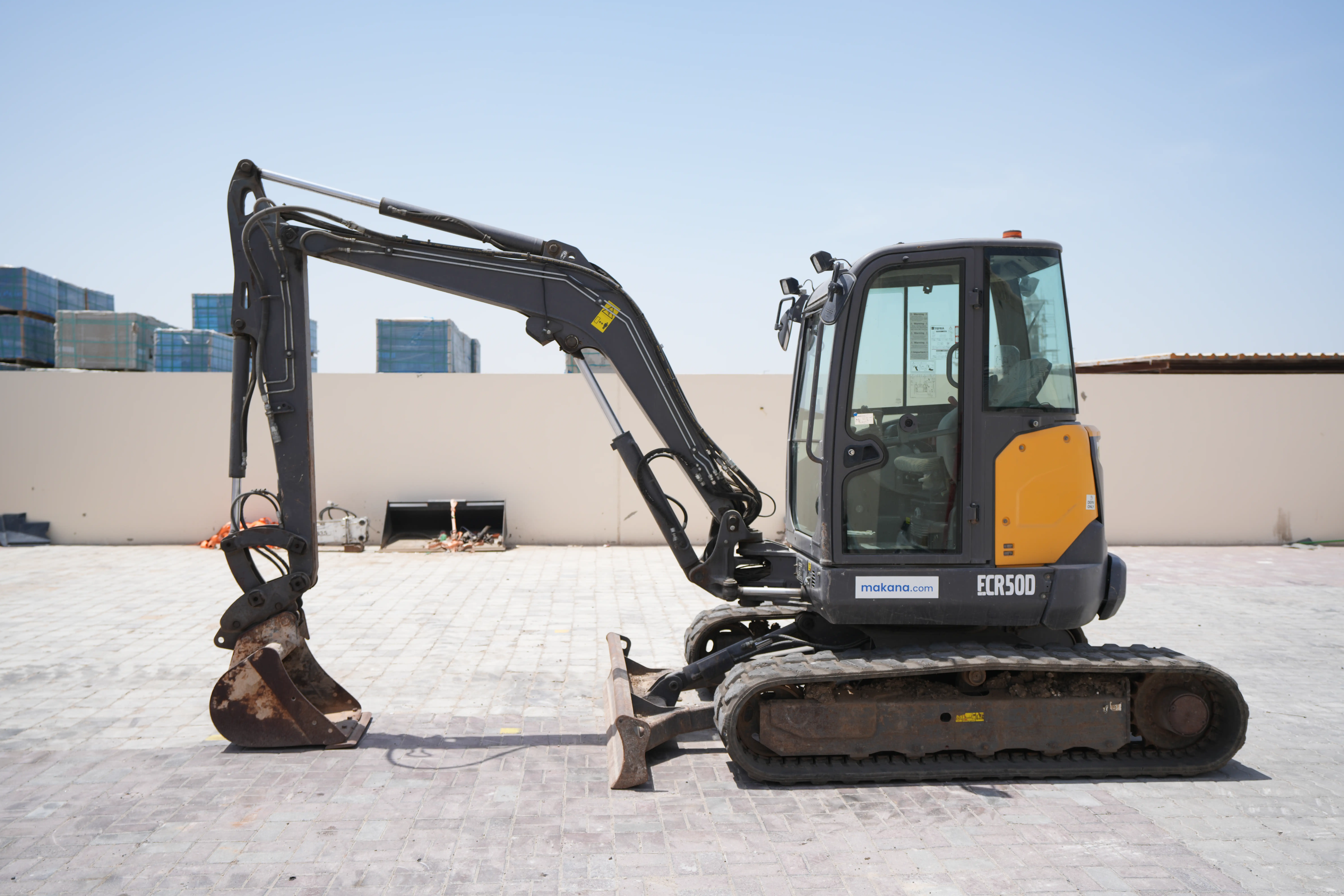 Product-Volvo ECR50D mini excavator-exterior