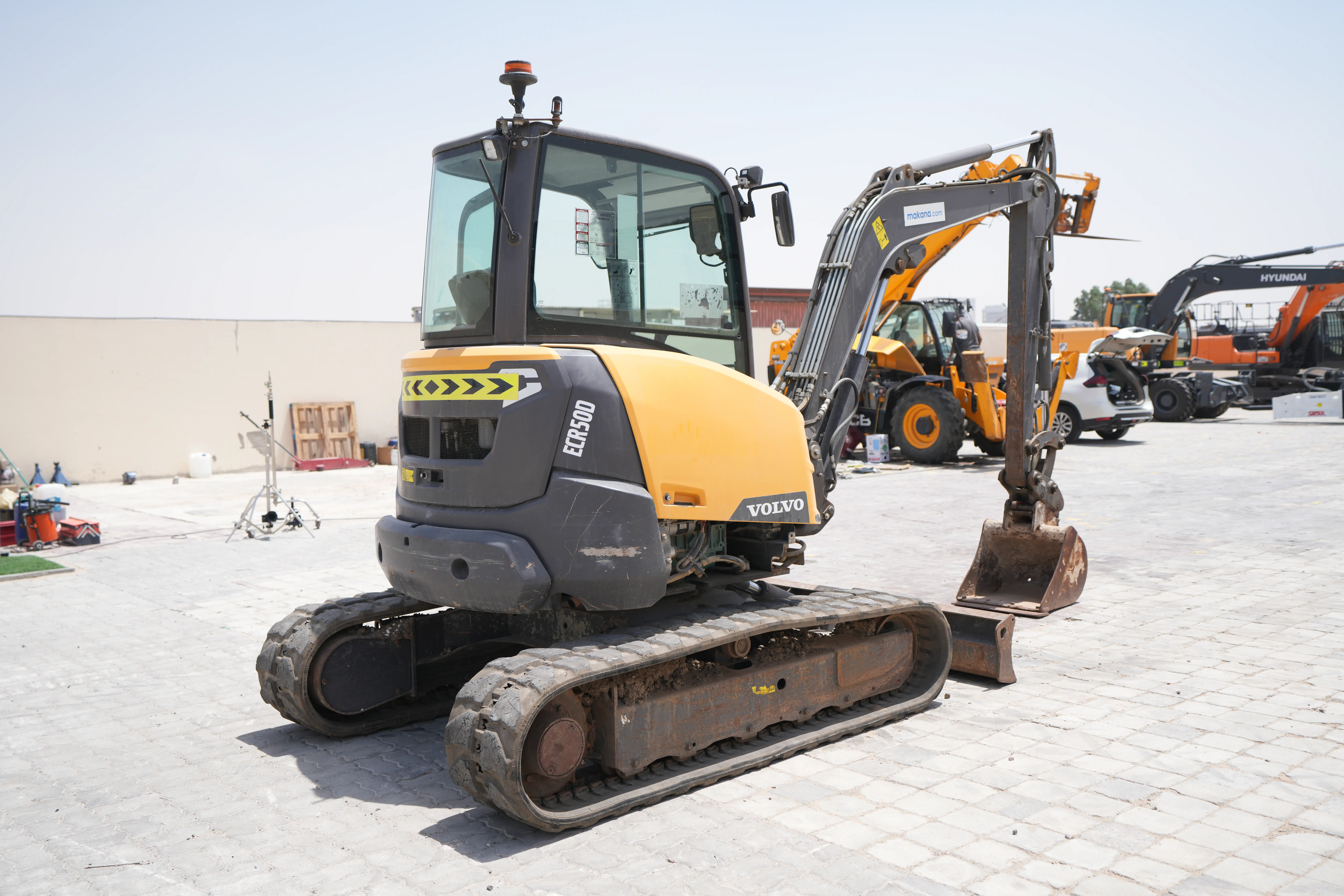 Product-Volvo ECR50D mini excavator-exterior