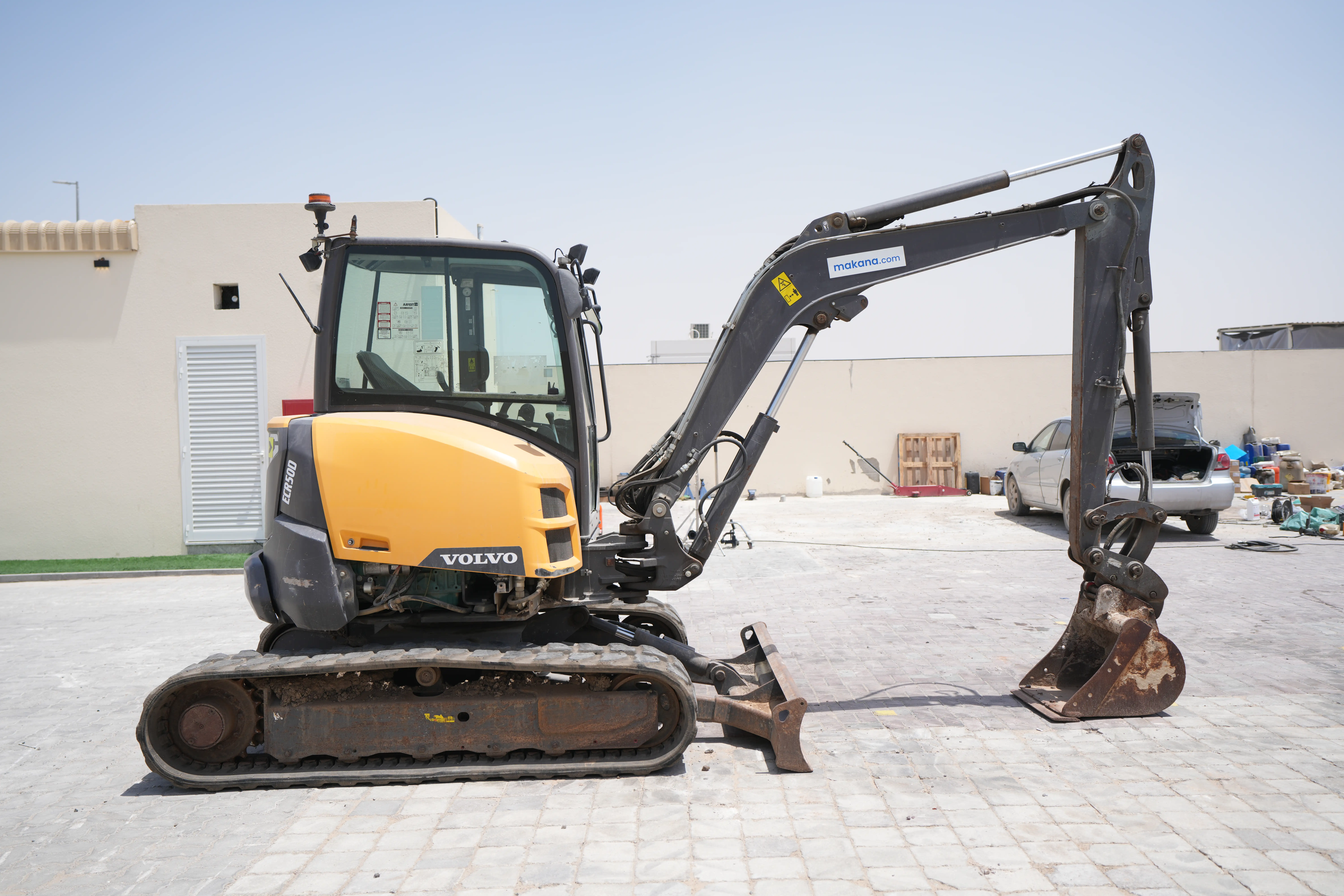 Product-Volvo ECR50D mini excavator-exterior