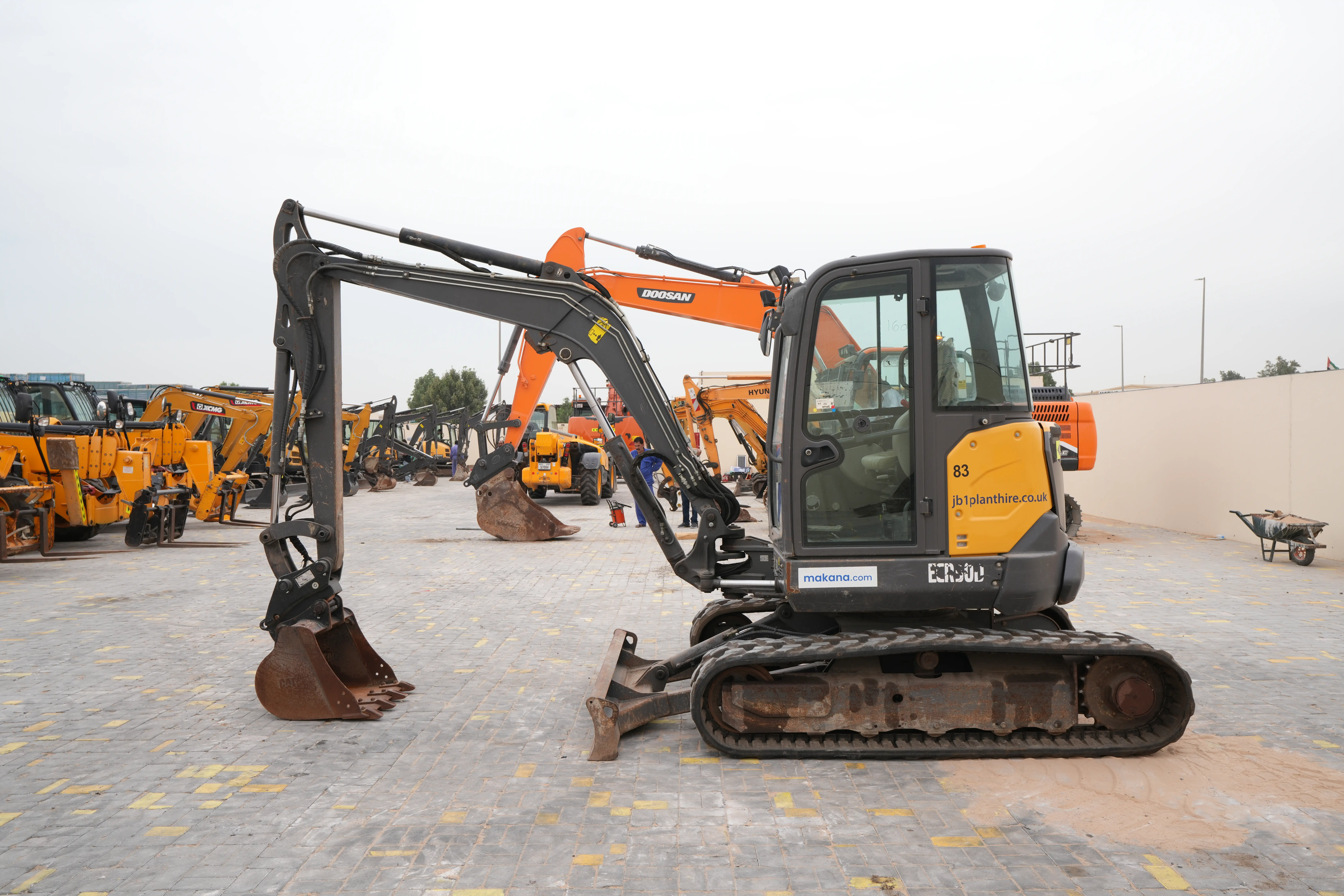 Product-Volvo ECR50D mini excavator-exterior