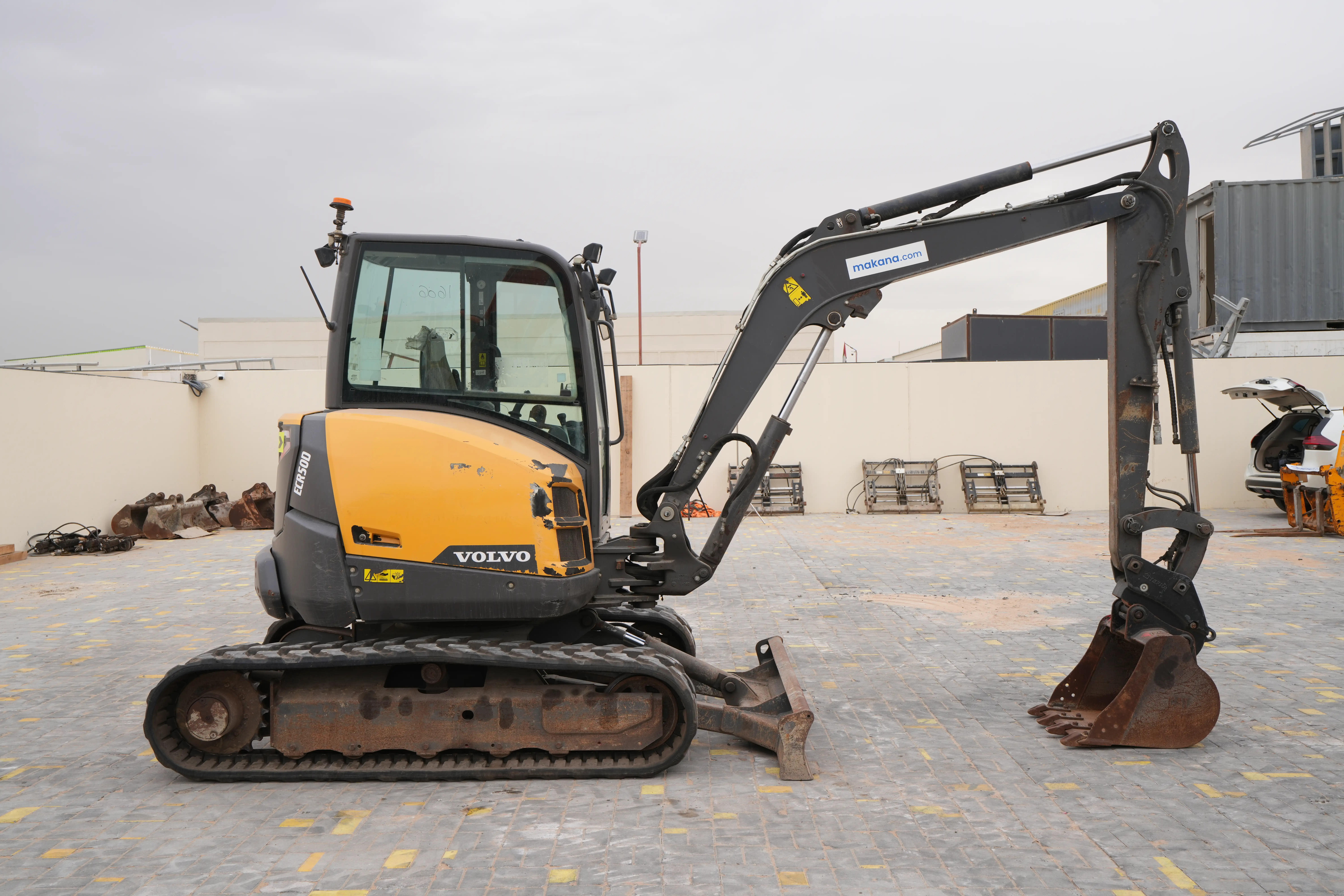 Product-Volvo ECR50D mini excavator-exterior