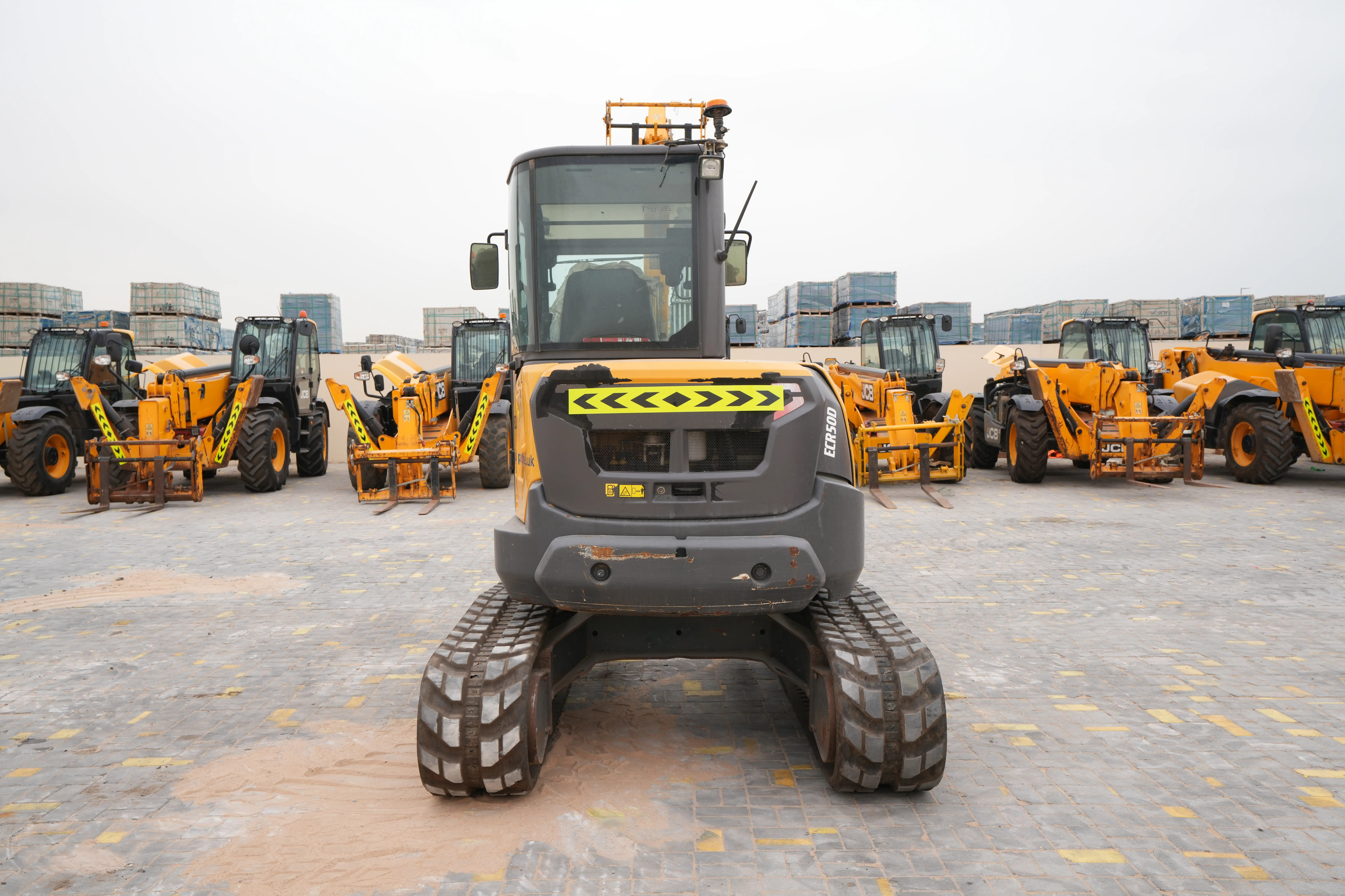 Product-Volvo ECR50D mini excavator-exterior