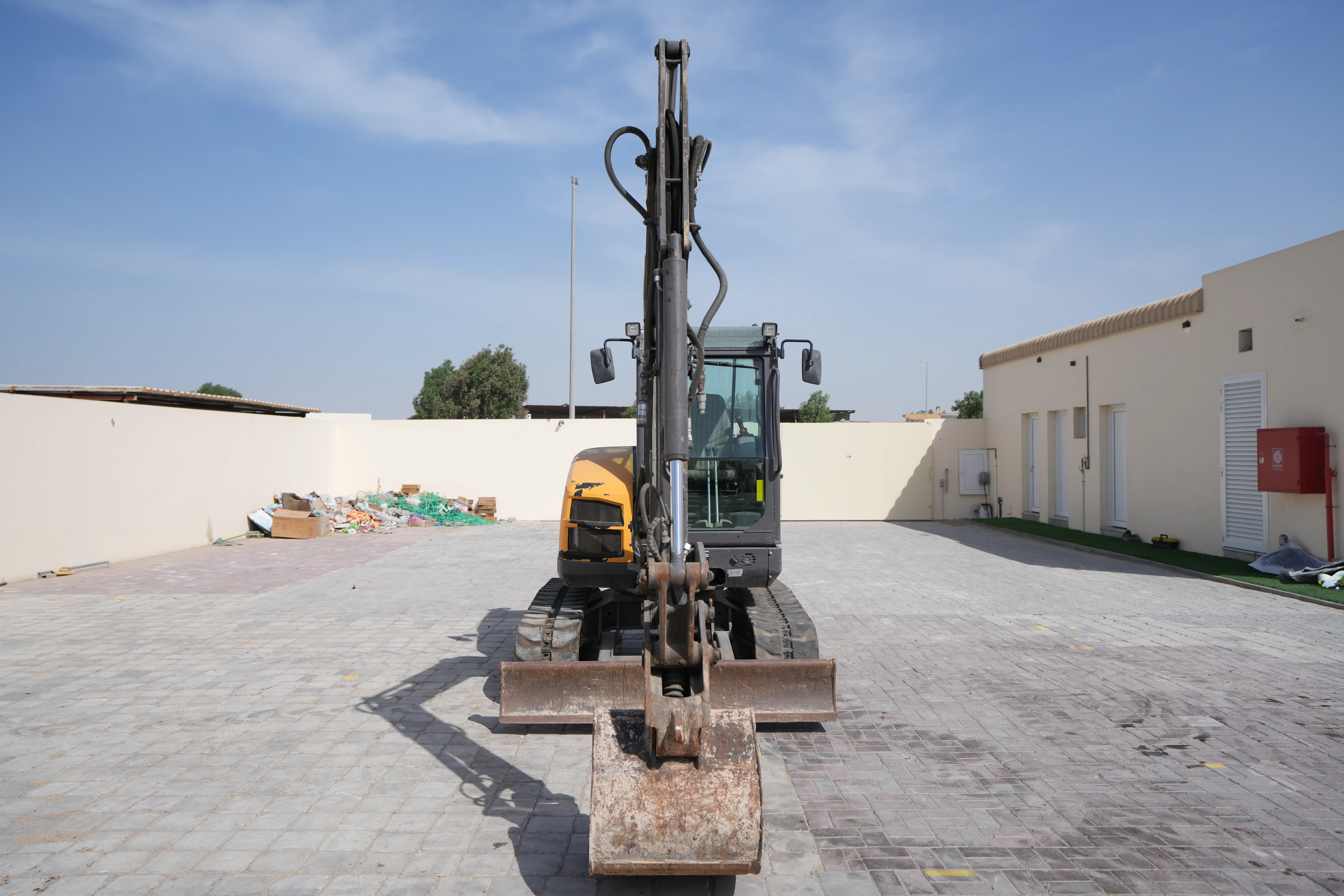 Product-Volvo ECR50D mini excavator-exterior