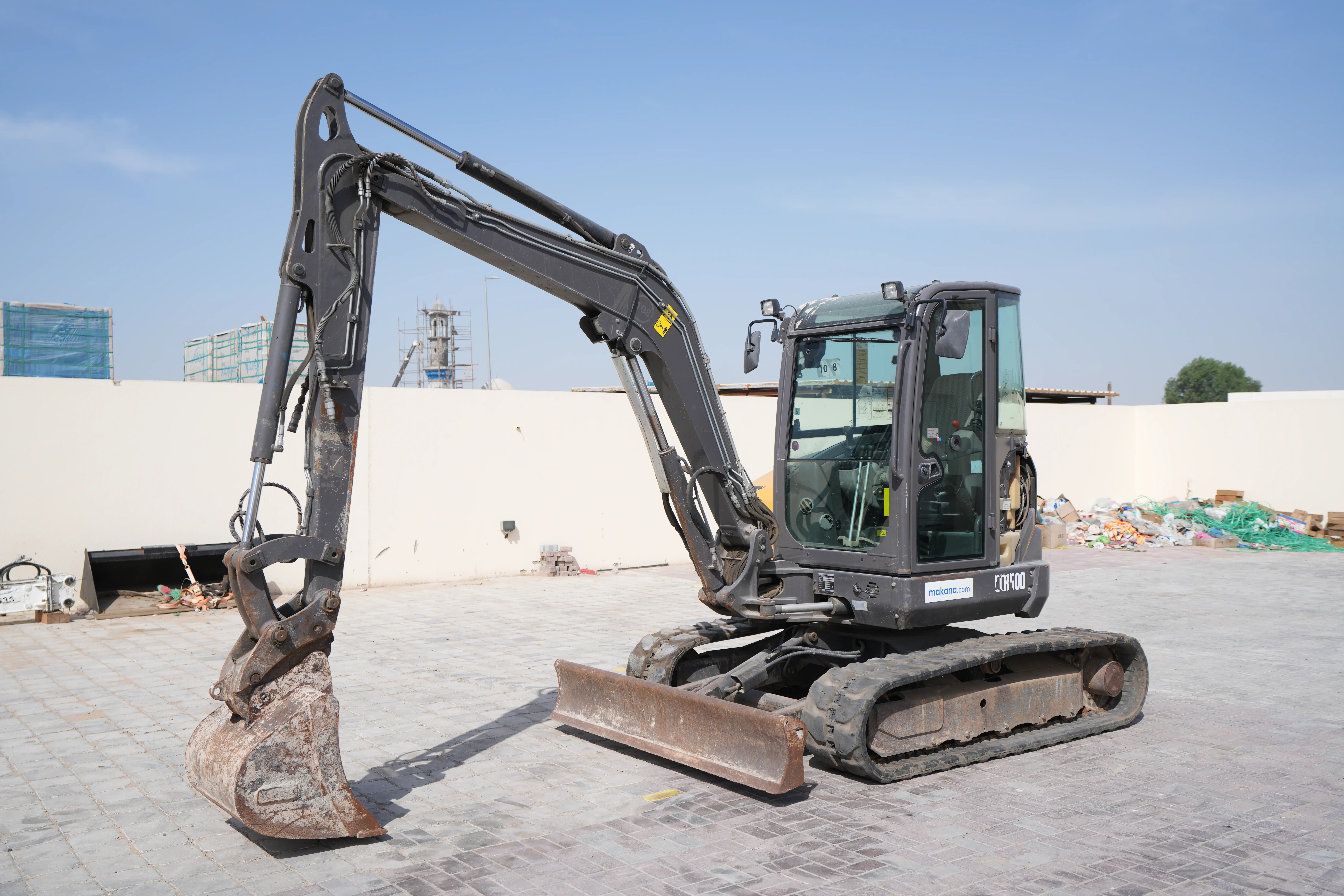 Product-Volvo ECR50D mini excavator-exterior