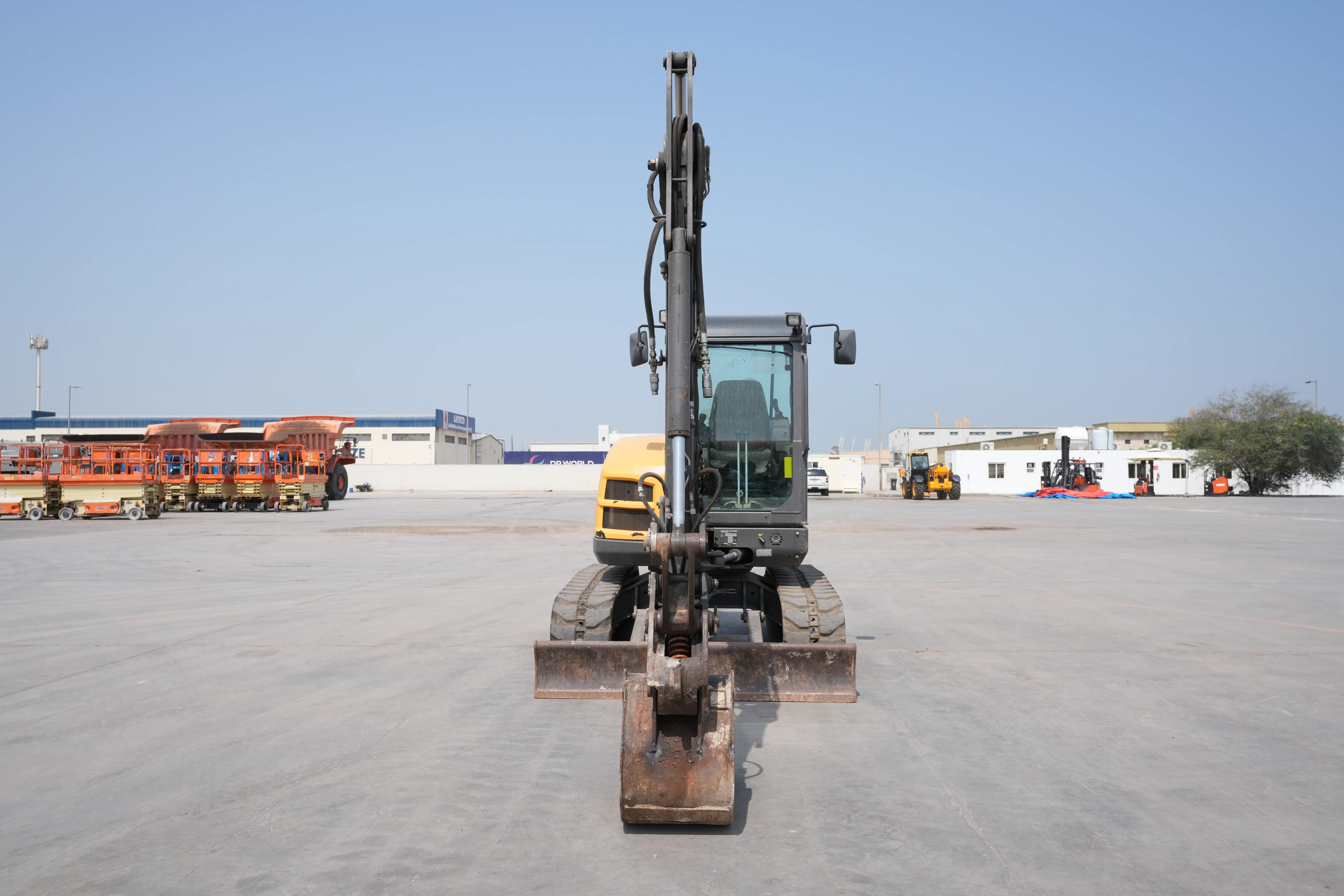 Product-Volvo ECR50D mini excavator-exterior