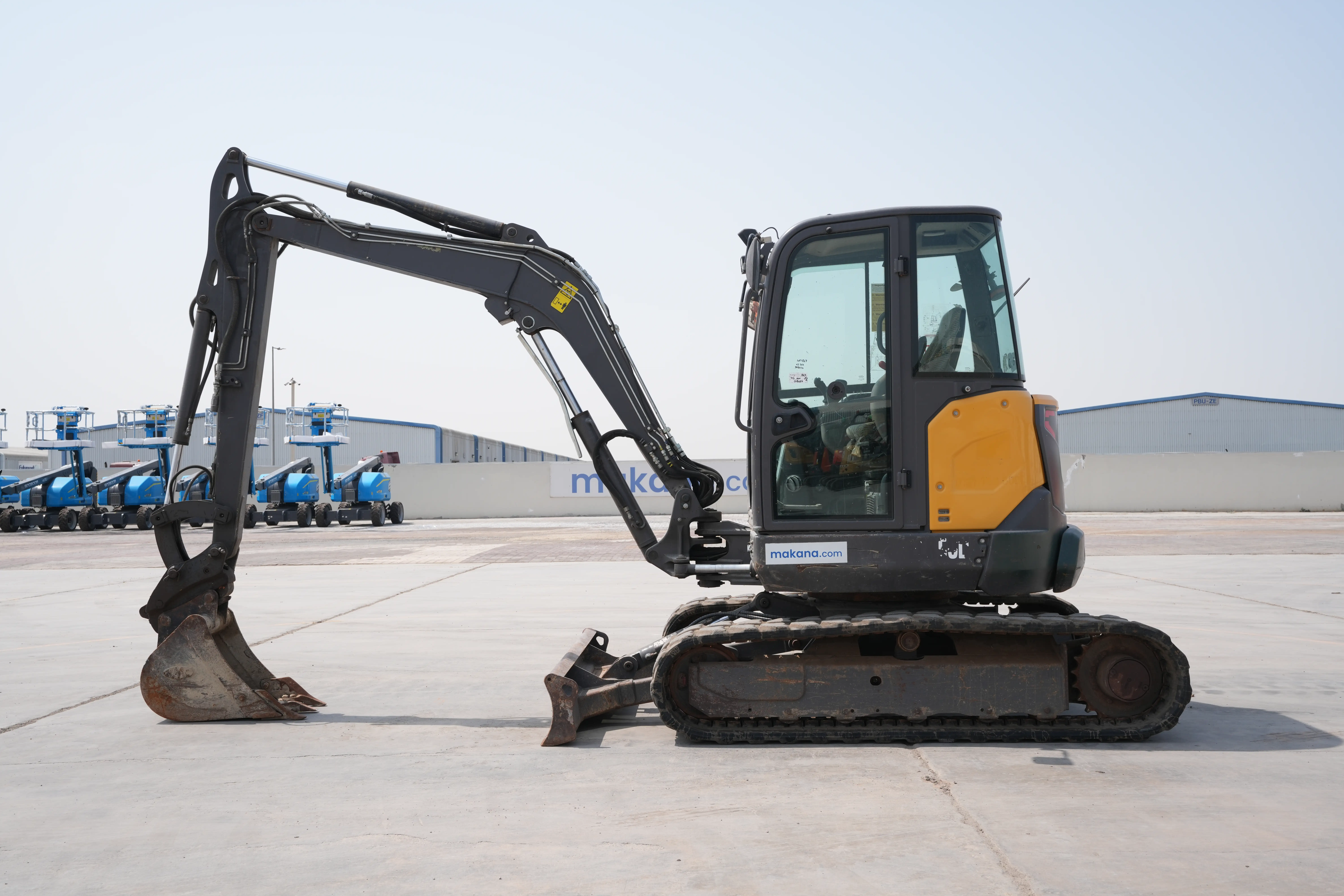 Product-Volvo ECR50D mini excavator-exterior