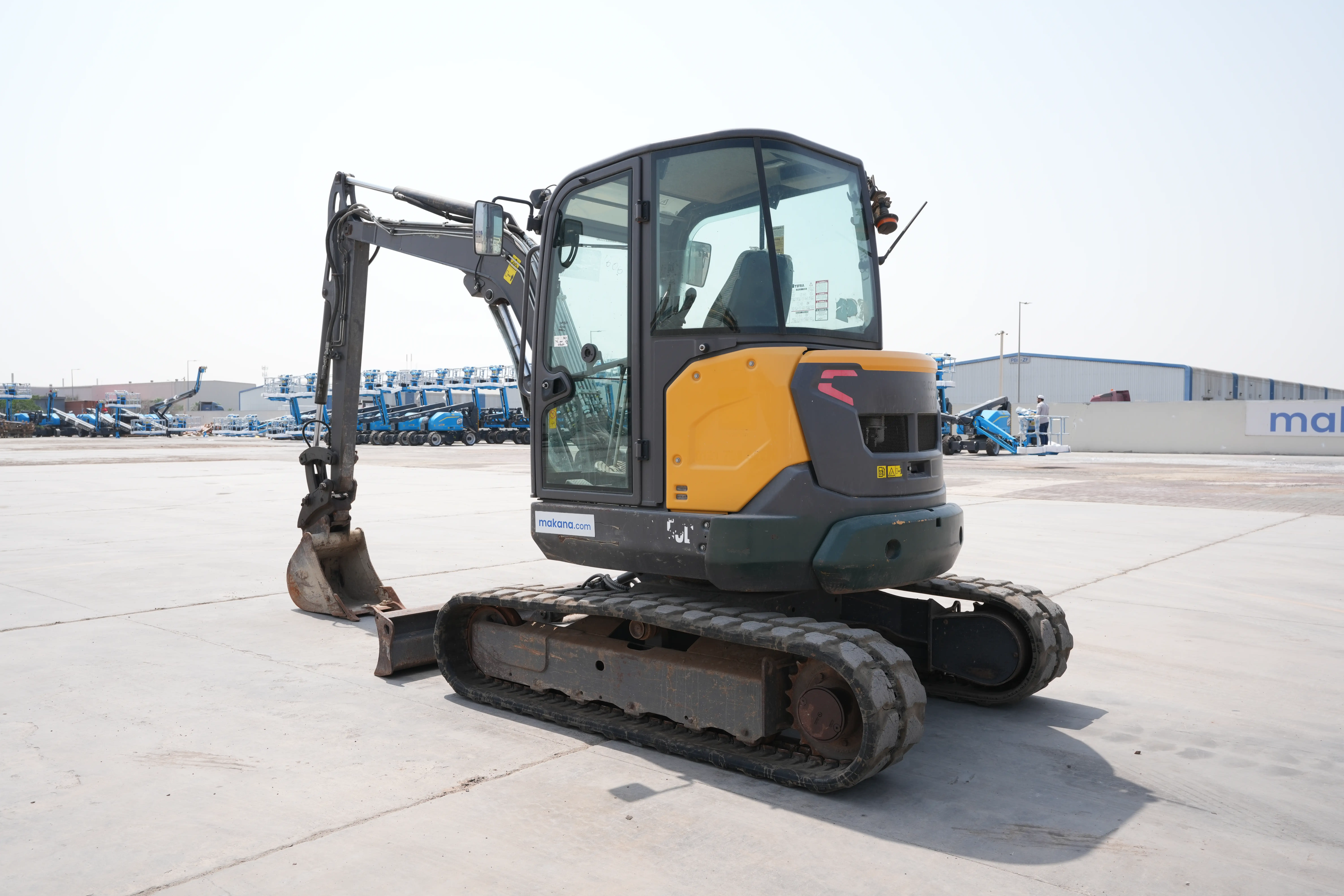 Product-Volvo ECR50D mini excavator-exterior