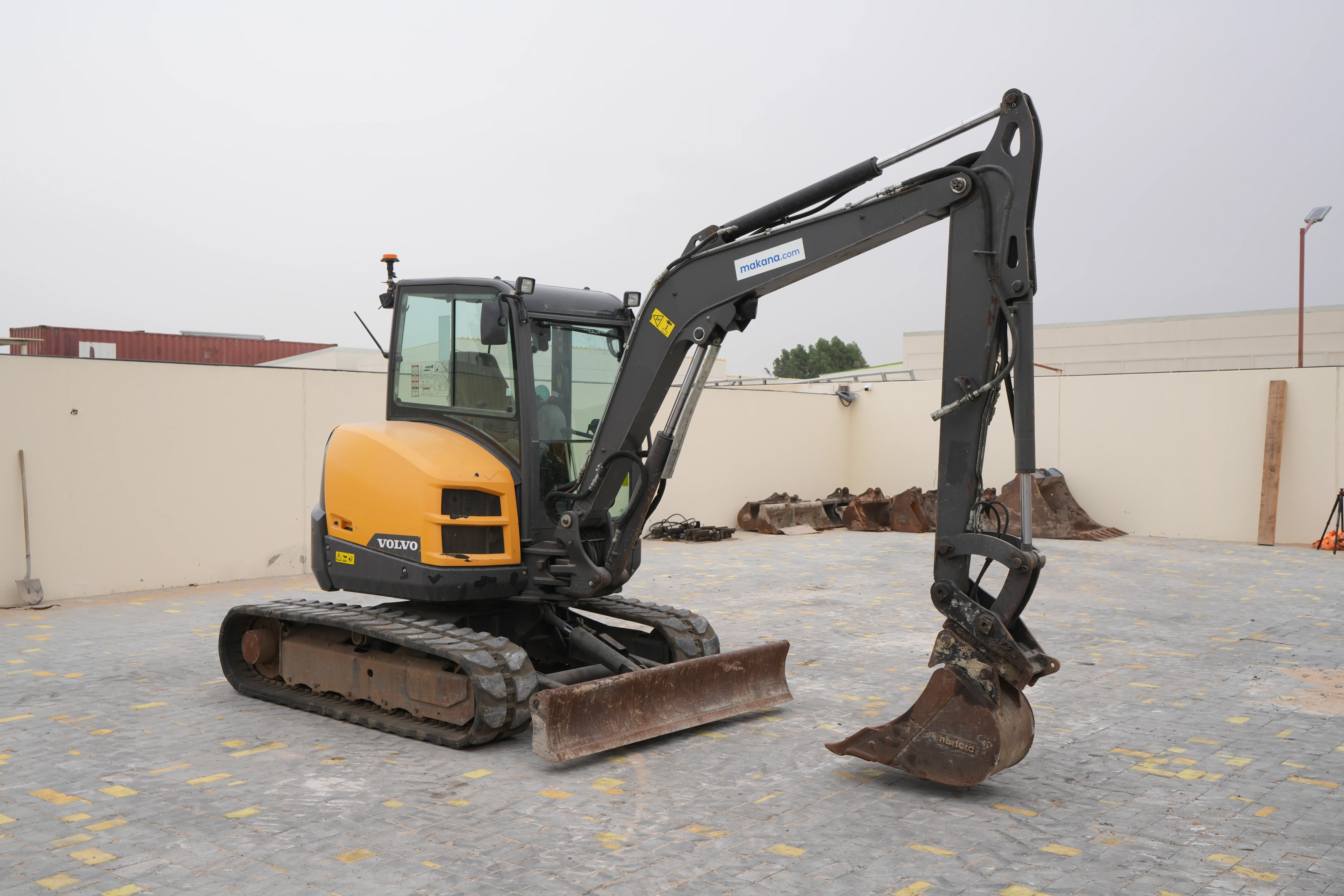 Product-Volvo ECR50D mini excavator-exterior