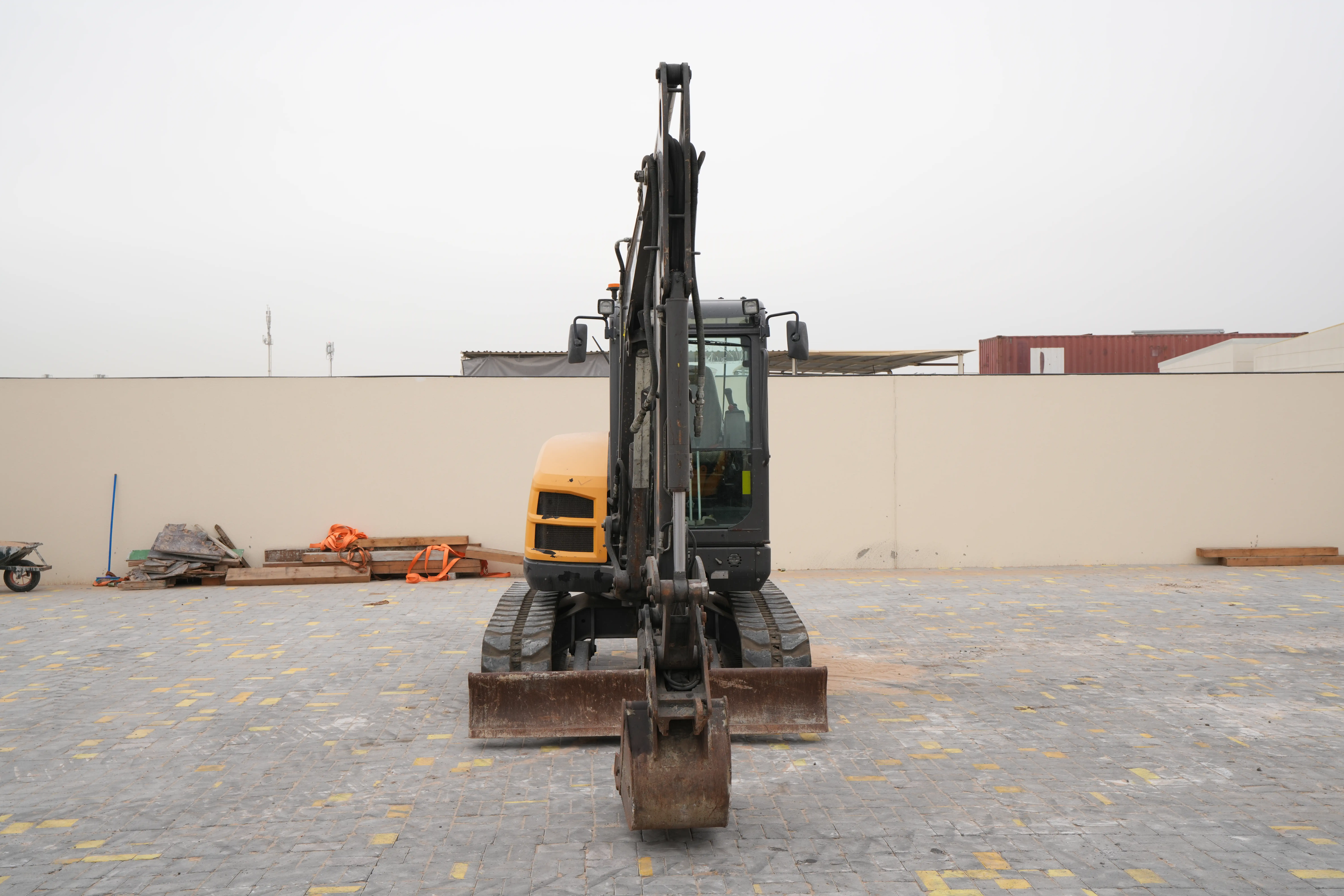 Product-Volvo ECR50D mini excavator-exterior