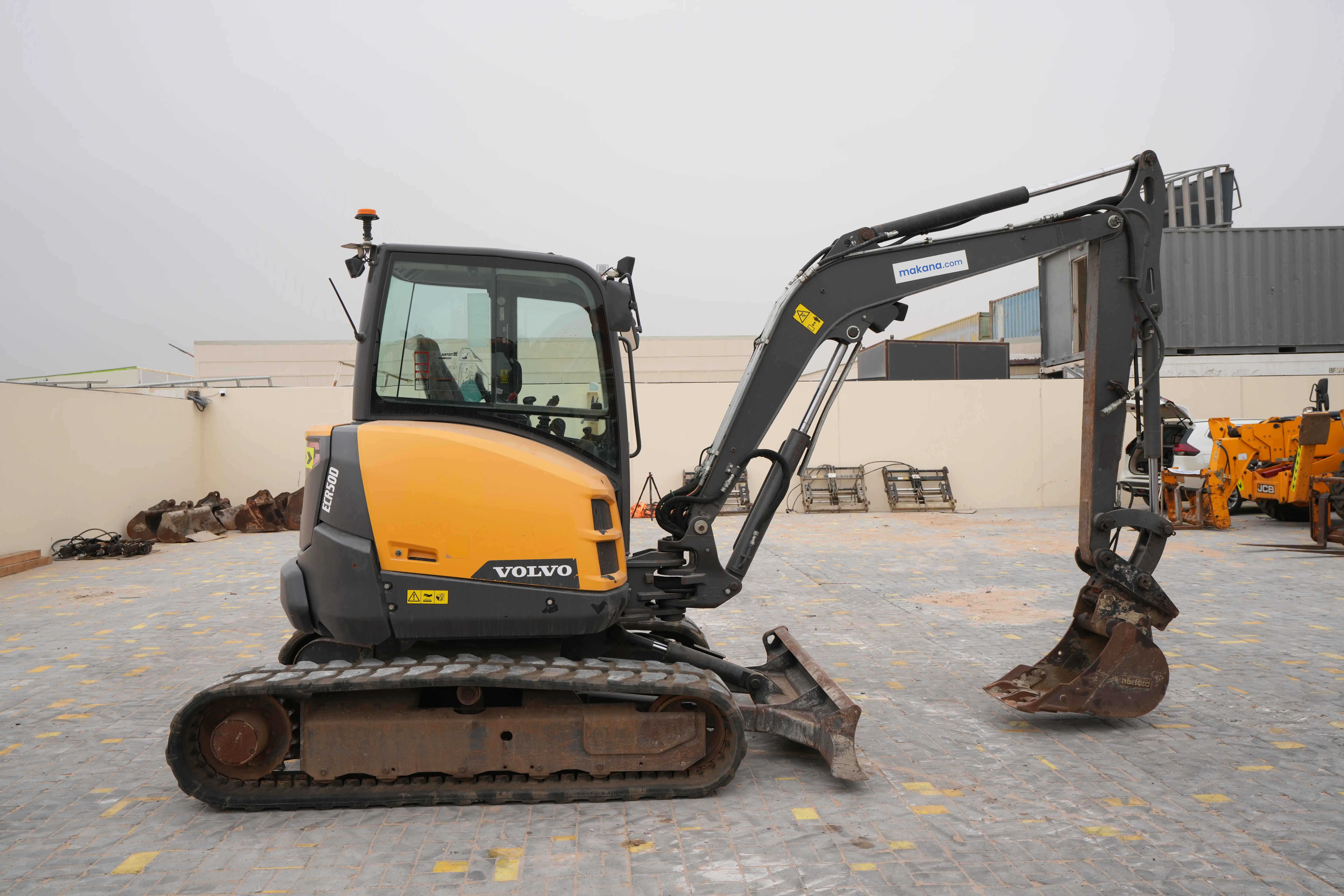 Product-Volvo ECR50D mini excavator-exterior