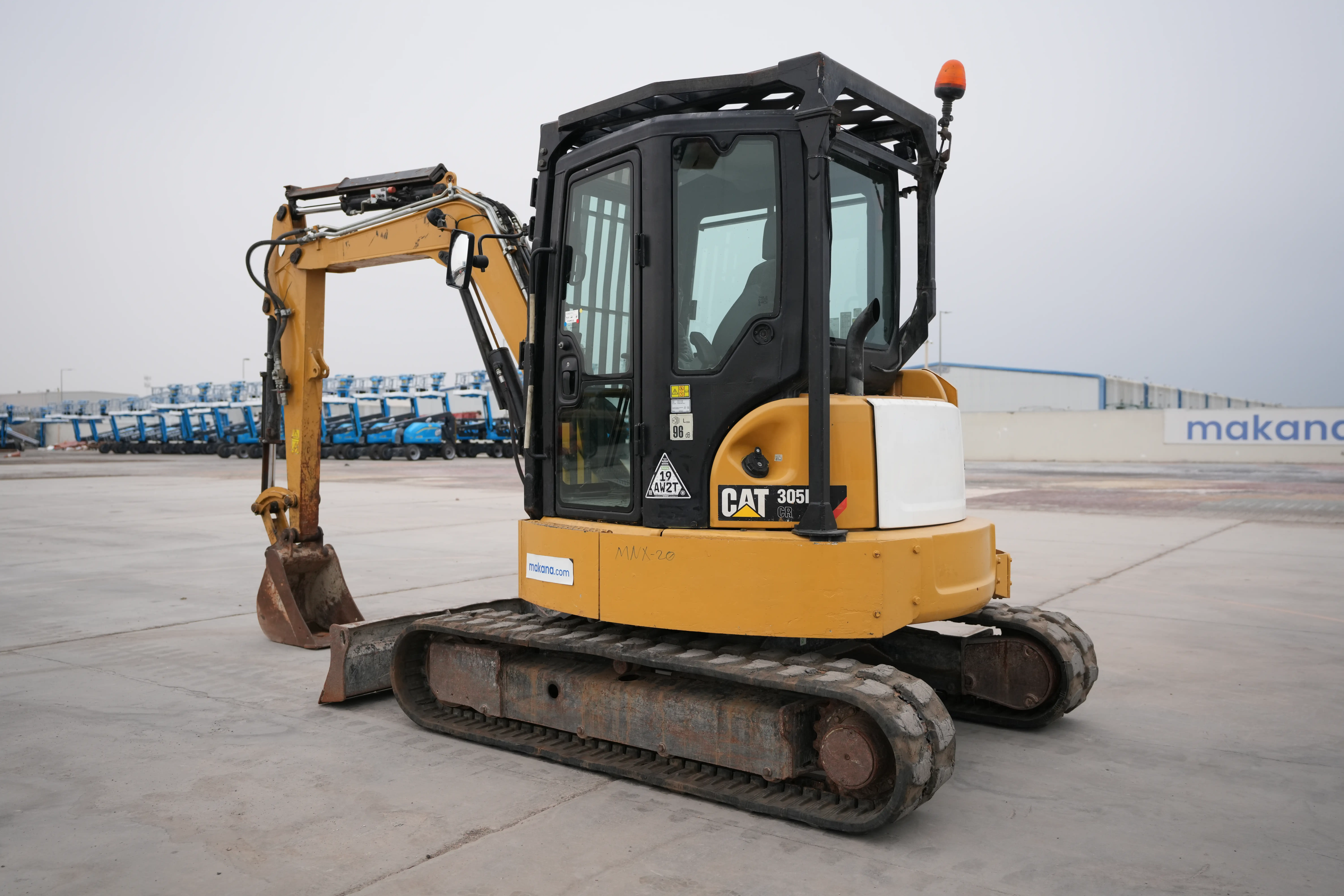 Product-Cat 305E2 mini excavator-exterior