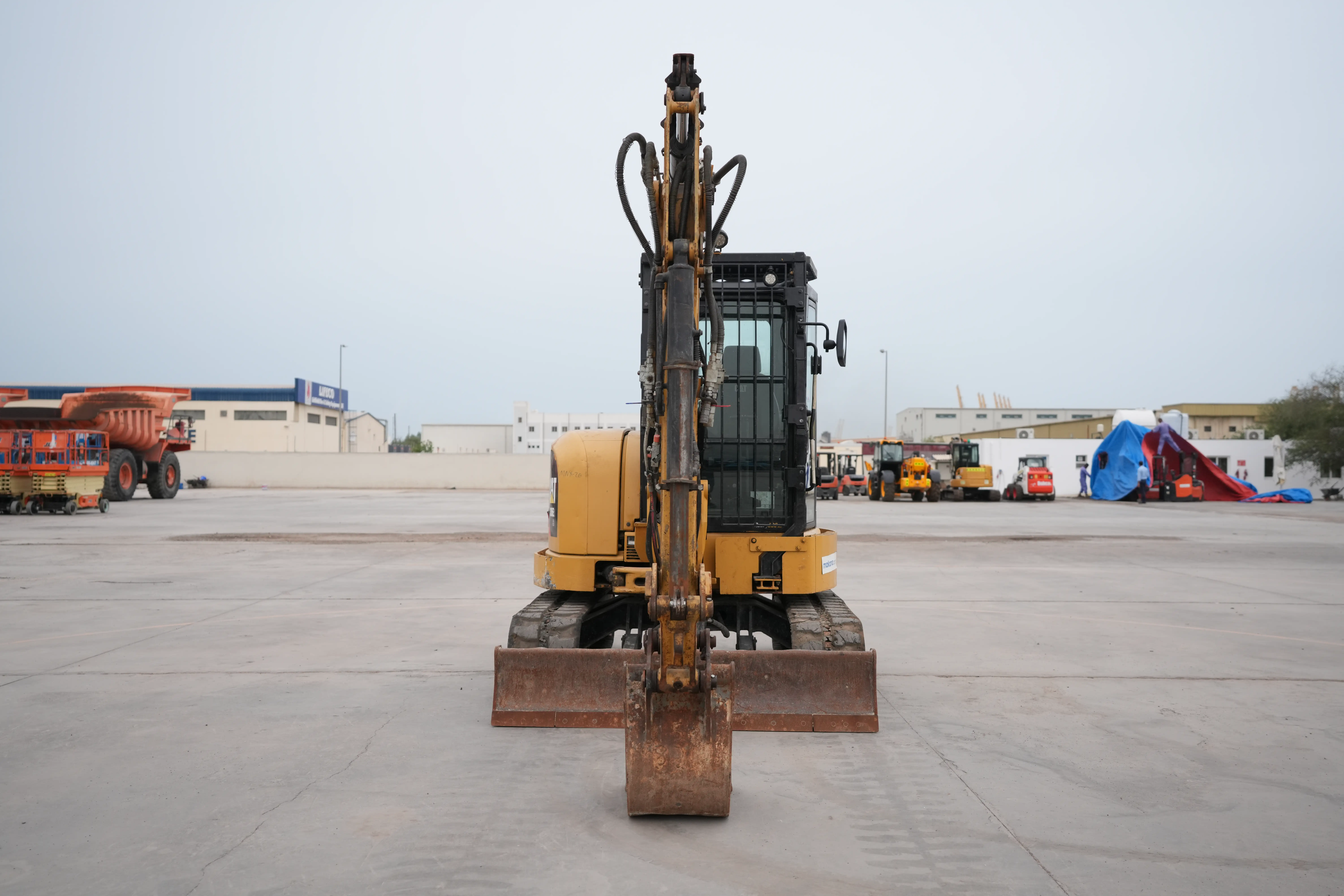 Product-Cat 305E2 mini excavator-exterior