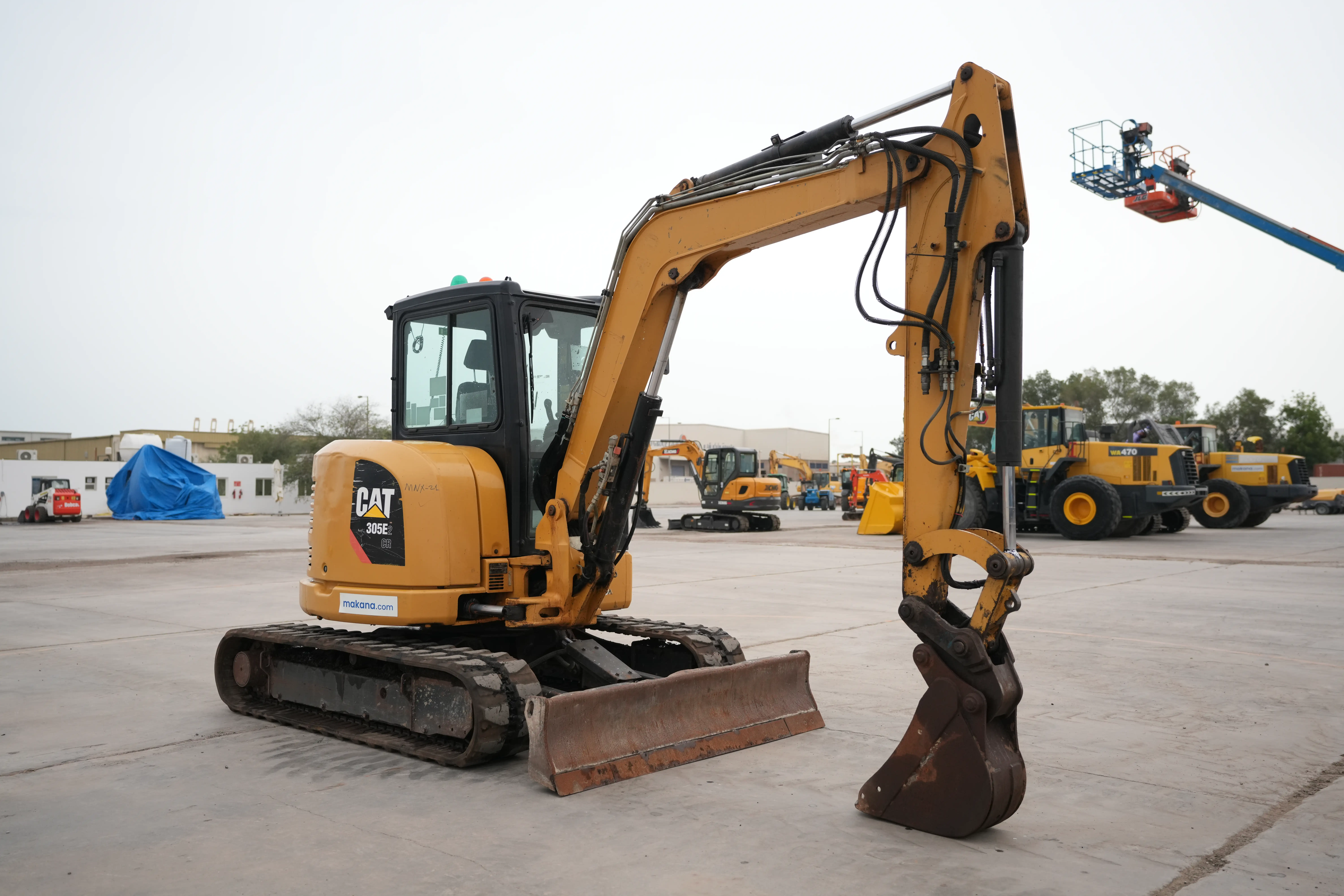 Product-Cat 305E2 mini excavator-exterior