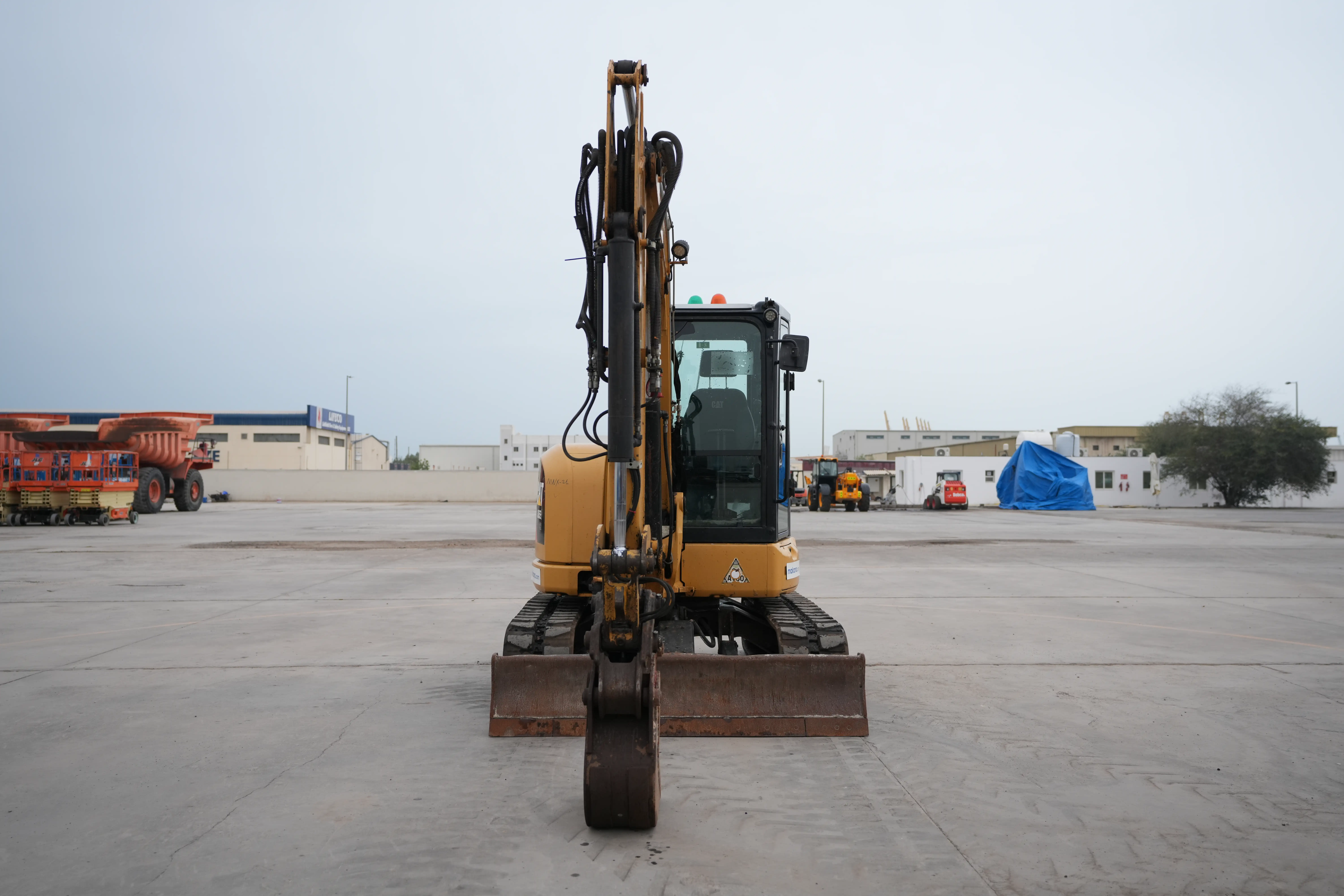Product-Cat 305E2 mini excavator-exterior
