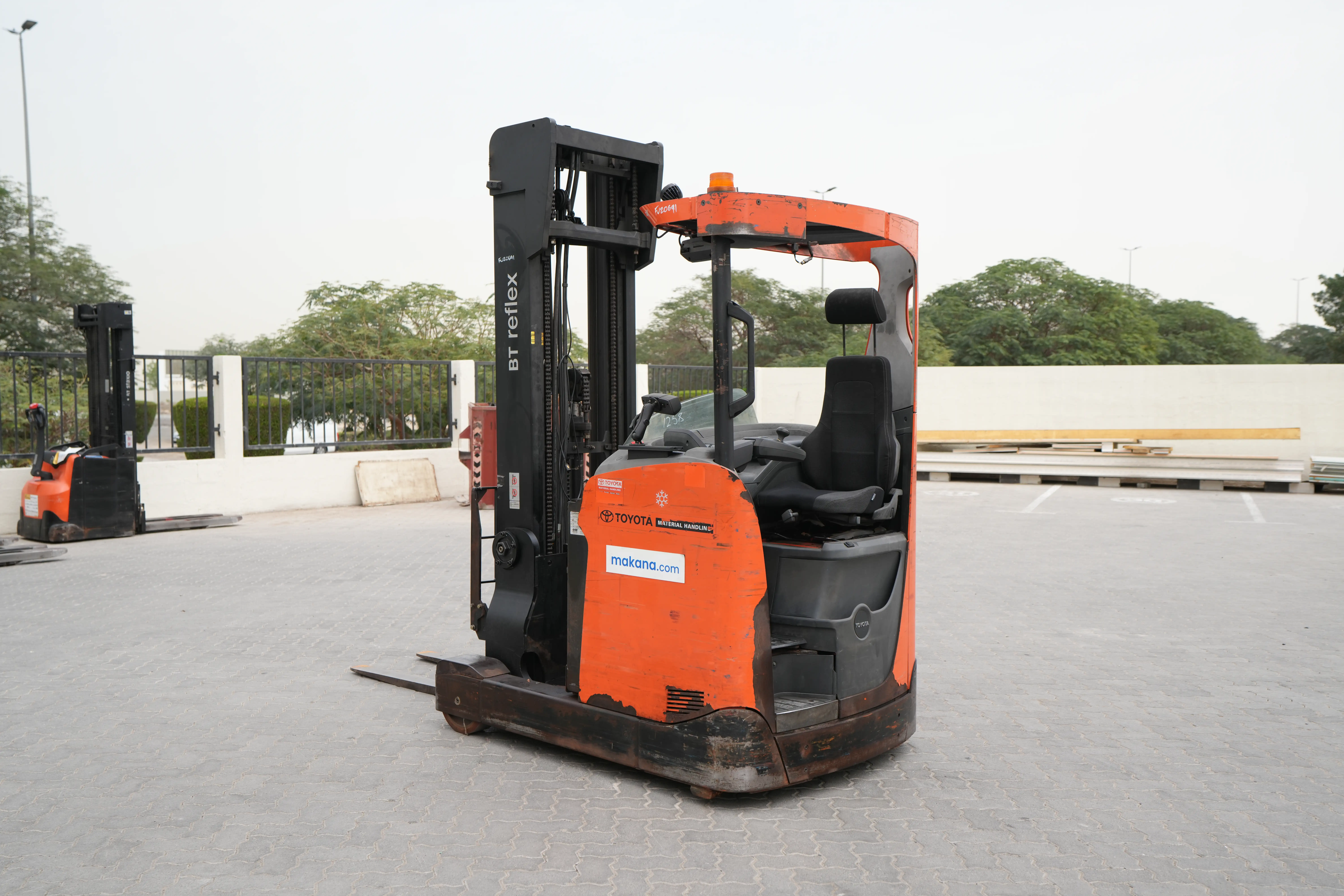 Product-2018 Toyota Reflex RRE160H reach truck-exterior