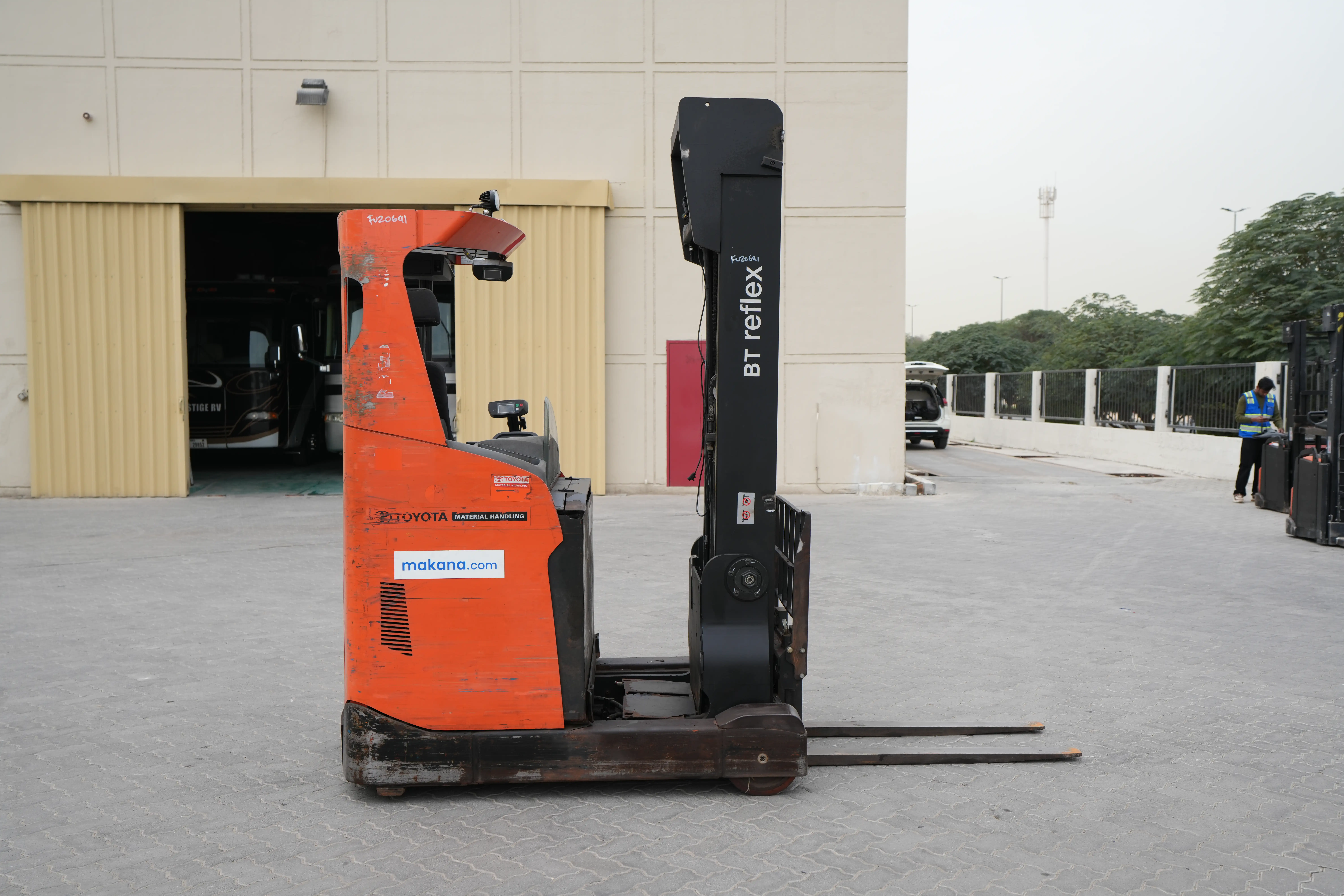 Product-2018 Toyota Reflex RRE160H reach truck-exterior