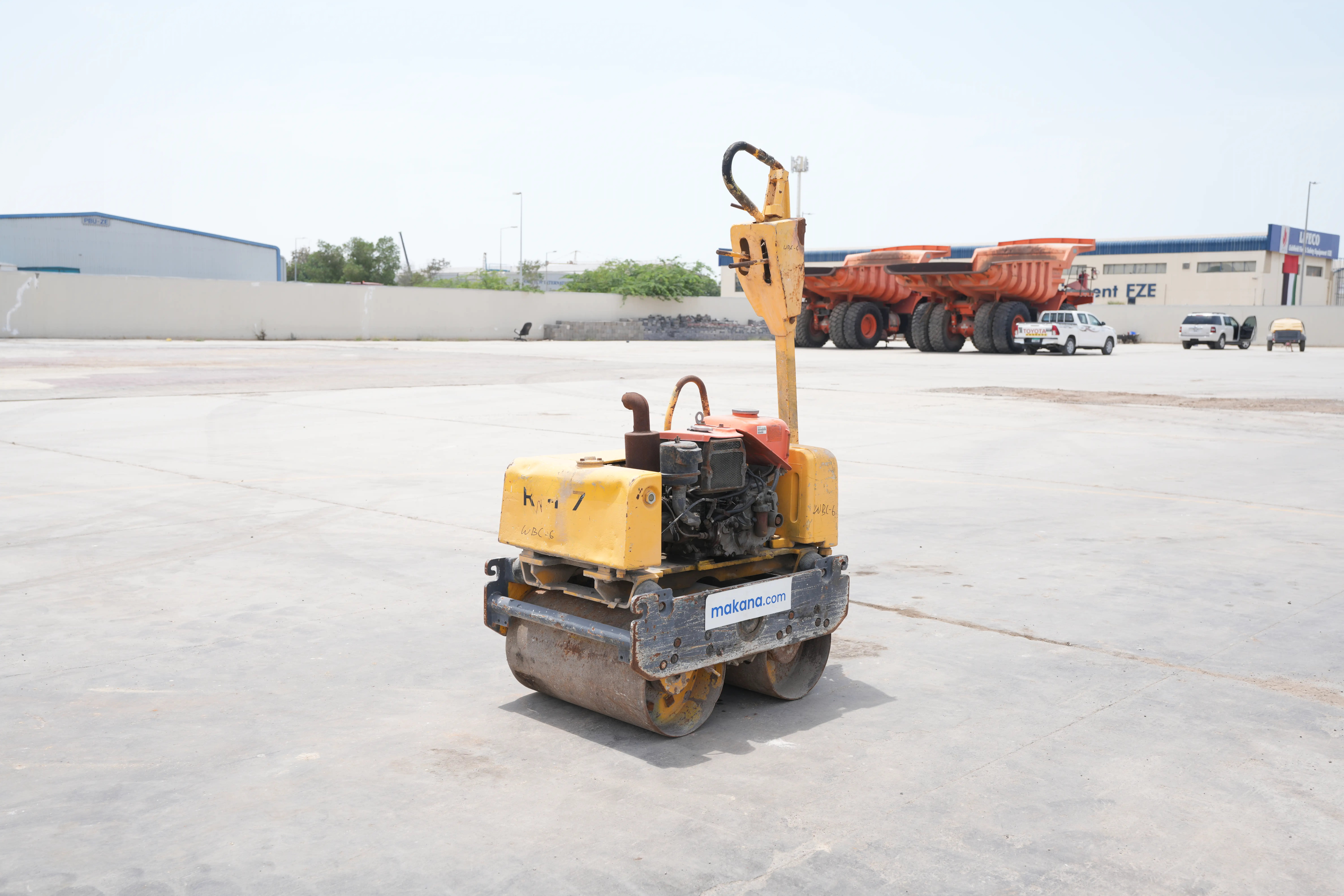 Product-Sakai HV60 walk-behind roller-exterior