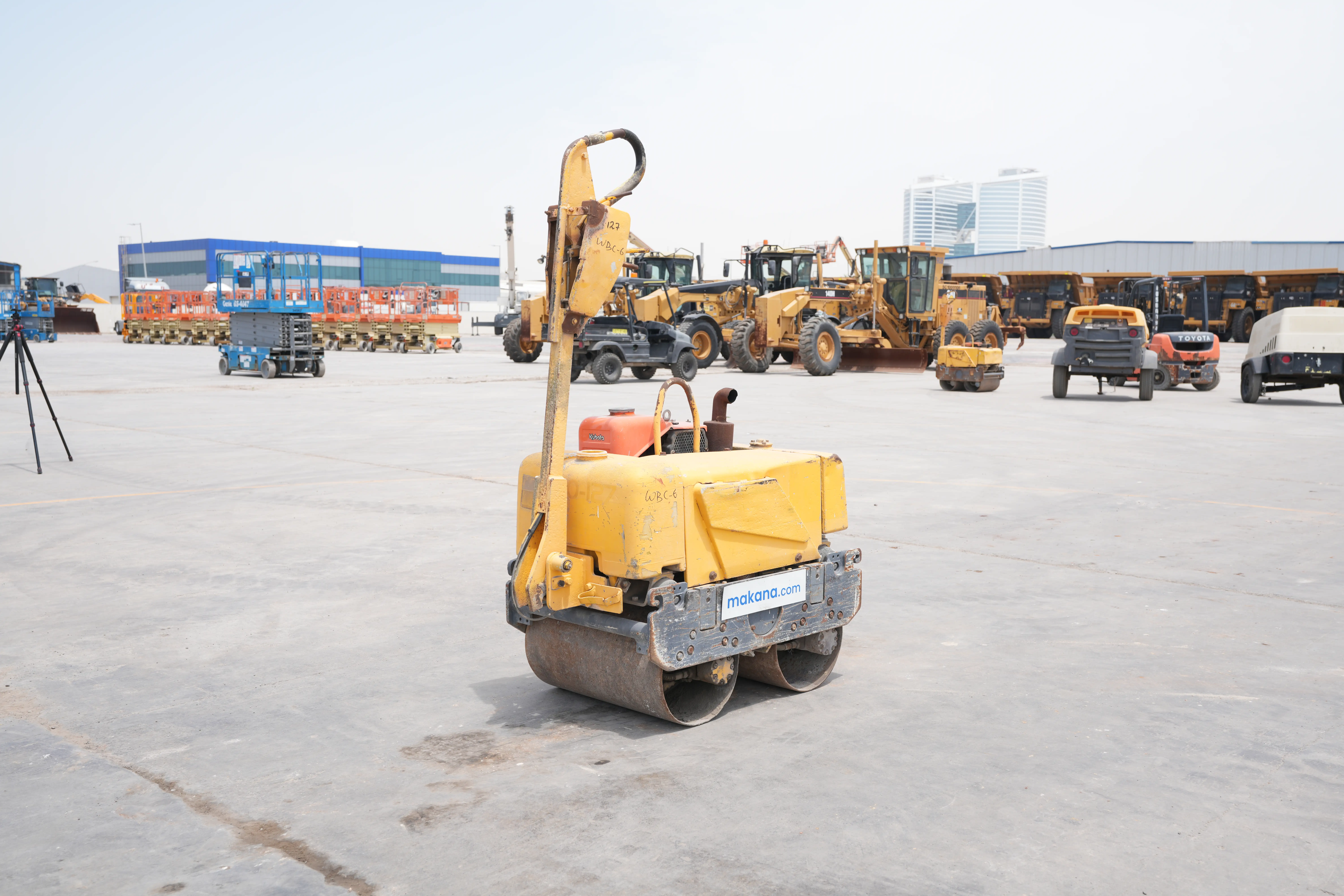 Product-Sakai HV60 walk-behind roller-exterior