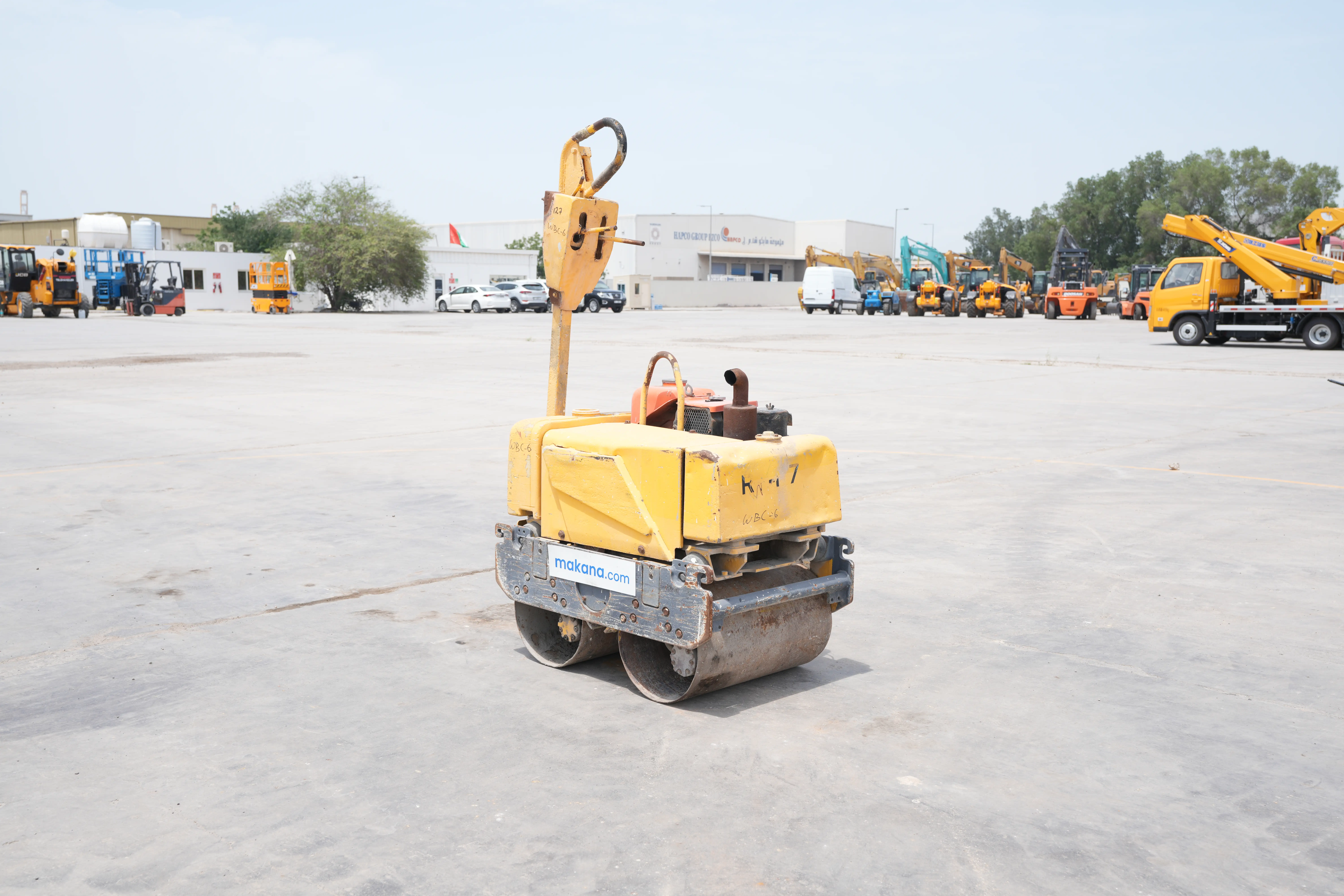 Product-Sakai HV60 walk-behind roller-exterior