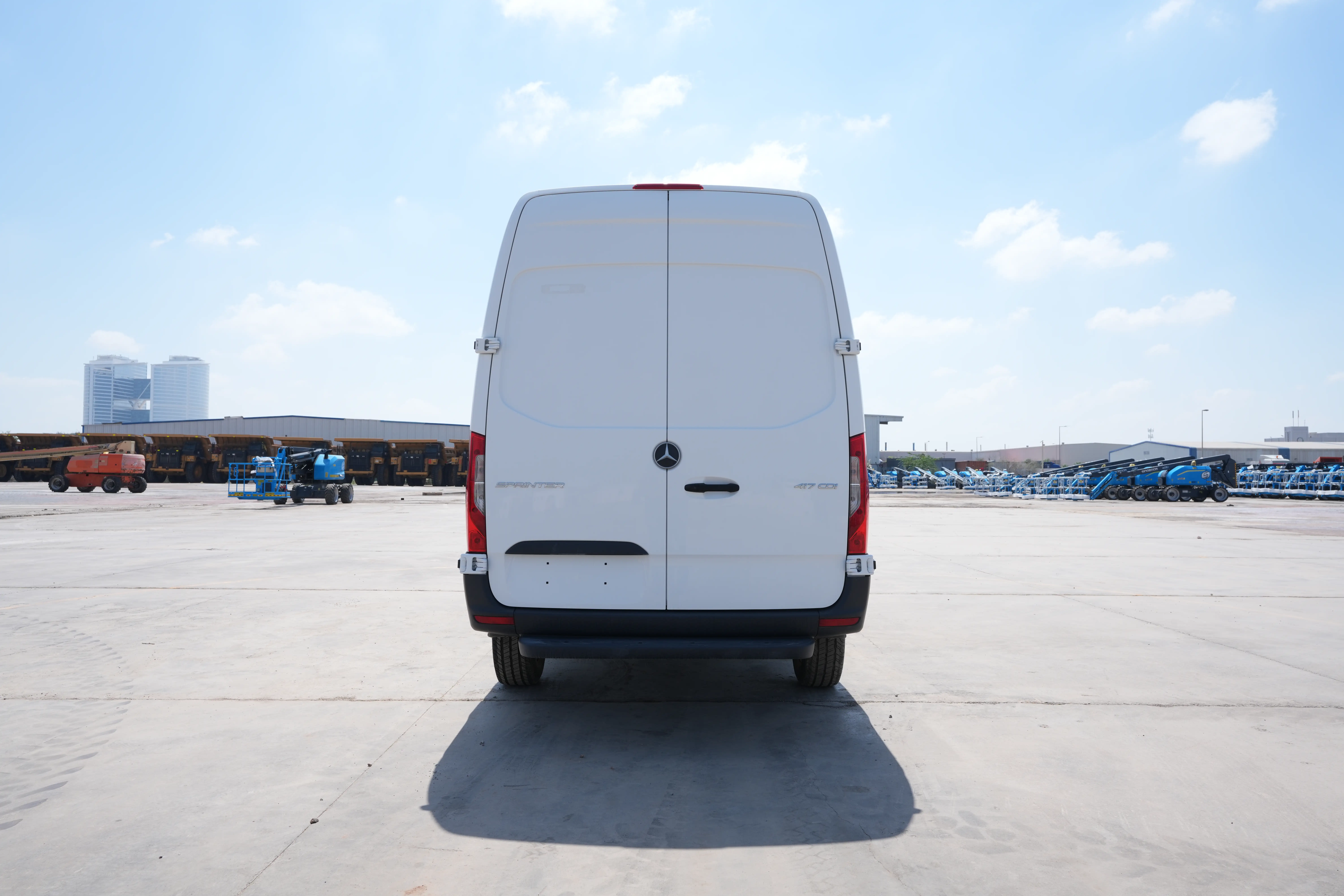 Product-Mercedes-Benz Sprinter 417 CDi cargo van-exterior