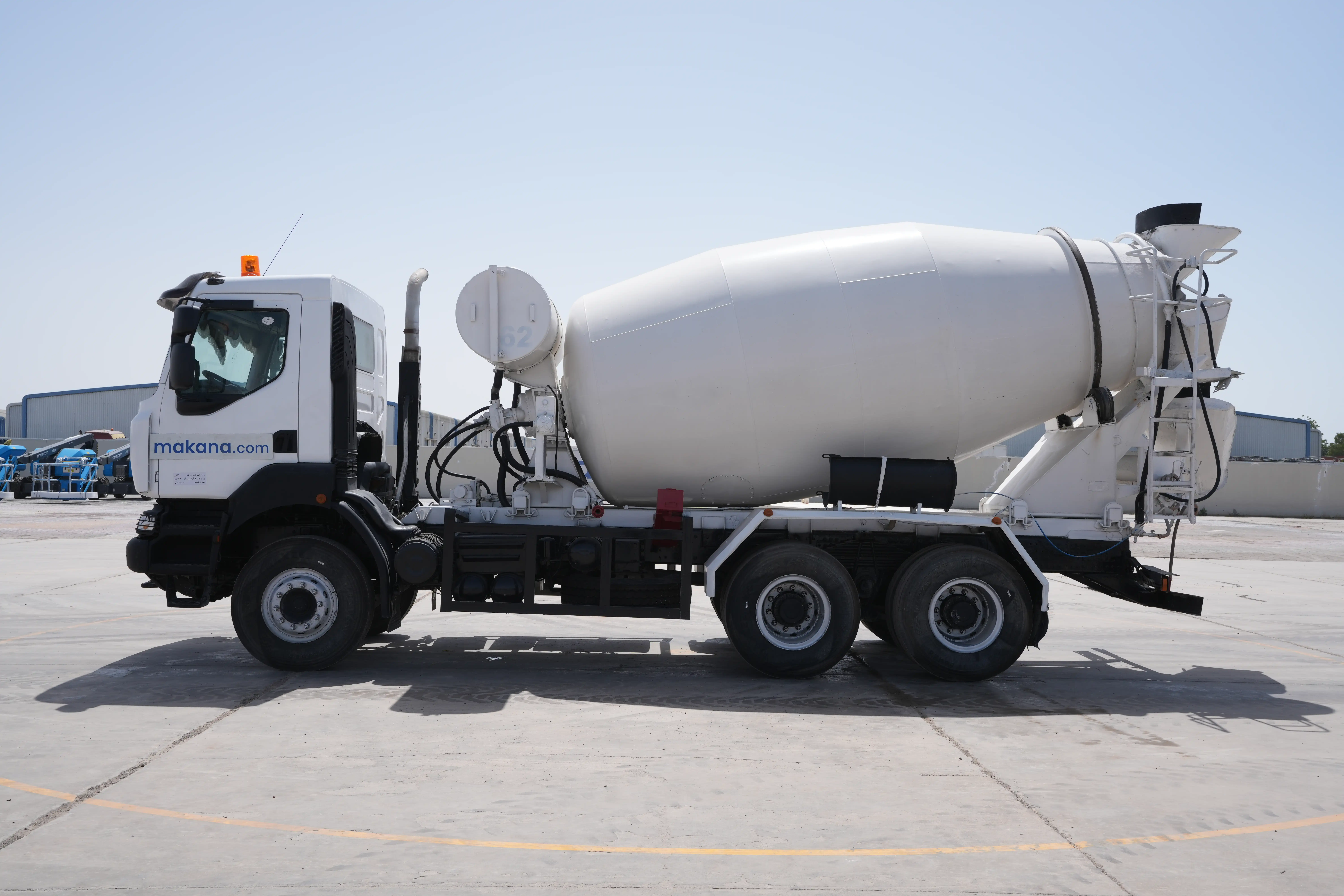 Product-Renault Kerax 330 6x4 concrete mixer truck-exterior