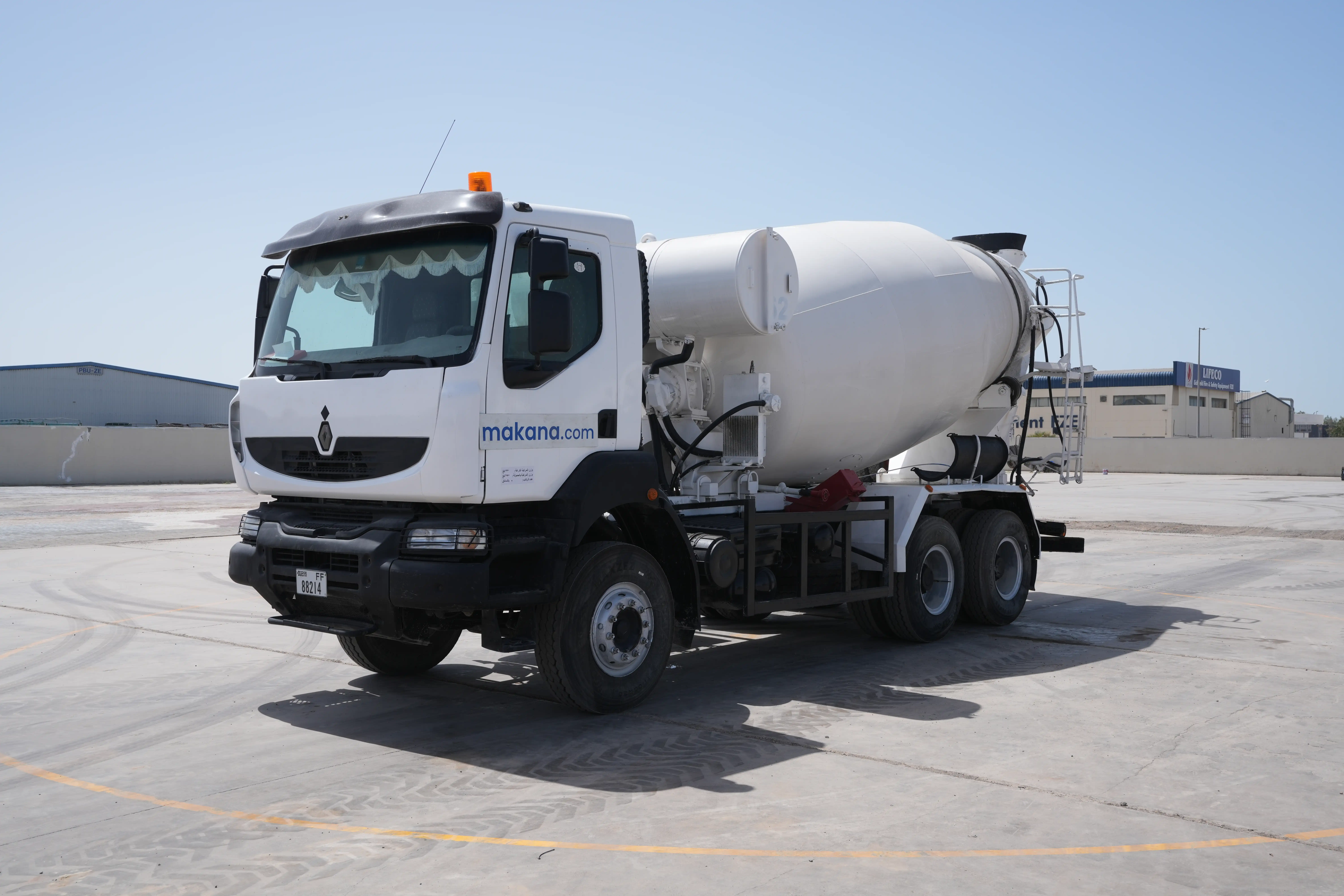 Product-Renault Kerax 330 6x4 concrete mixer truck-exterior