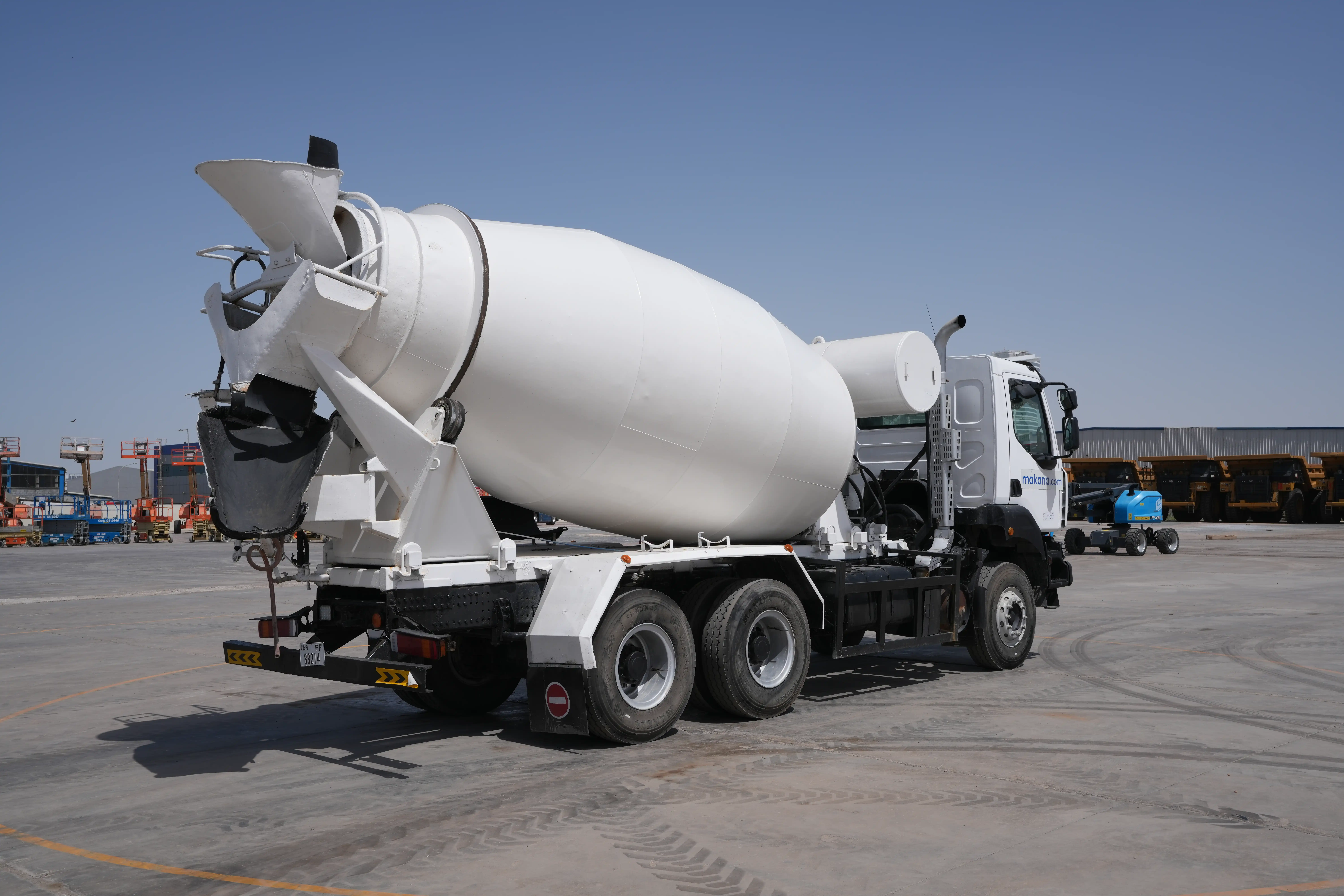Product-Renault Kerax 330 6x4 concrete mixer truck-exterior